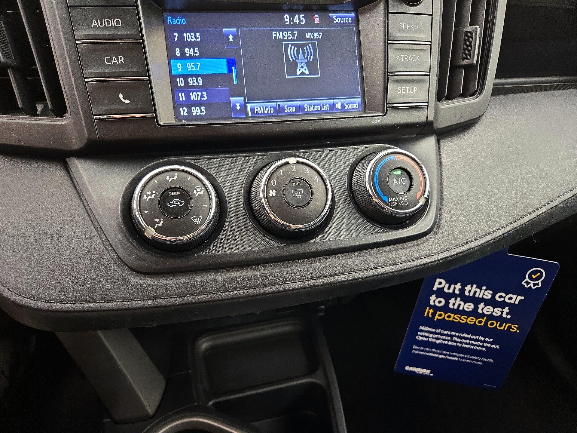 Thumbnail: 2016 Toyota RAV4 - 16