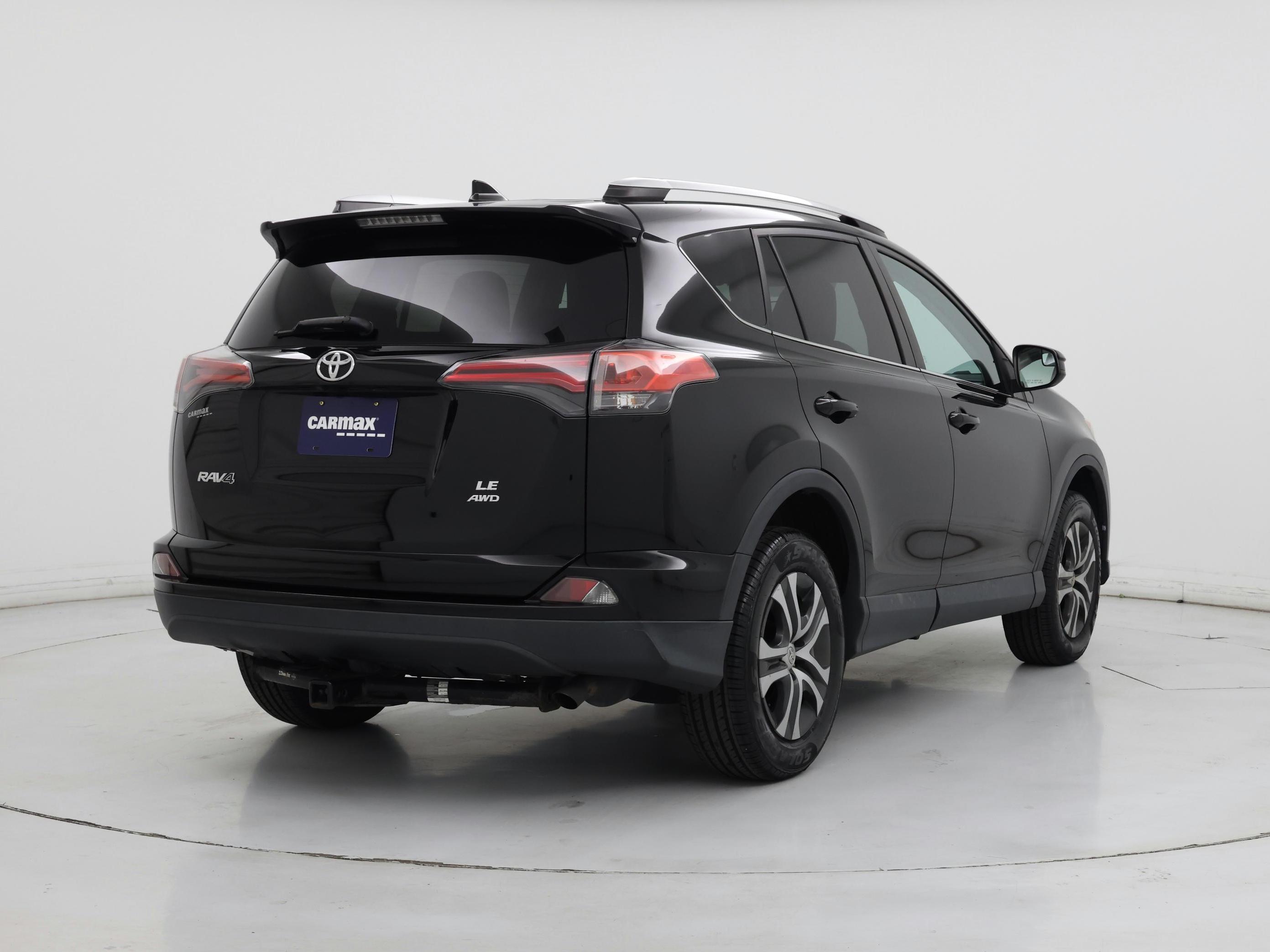 Thumbnail: 2016 Toyota RAV4 - 8