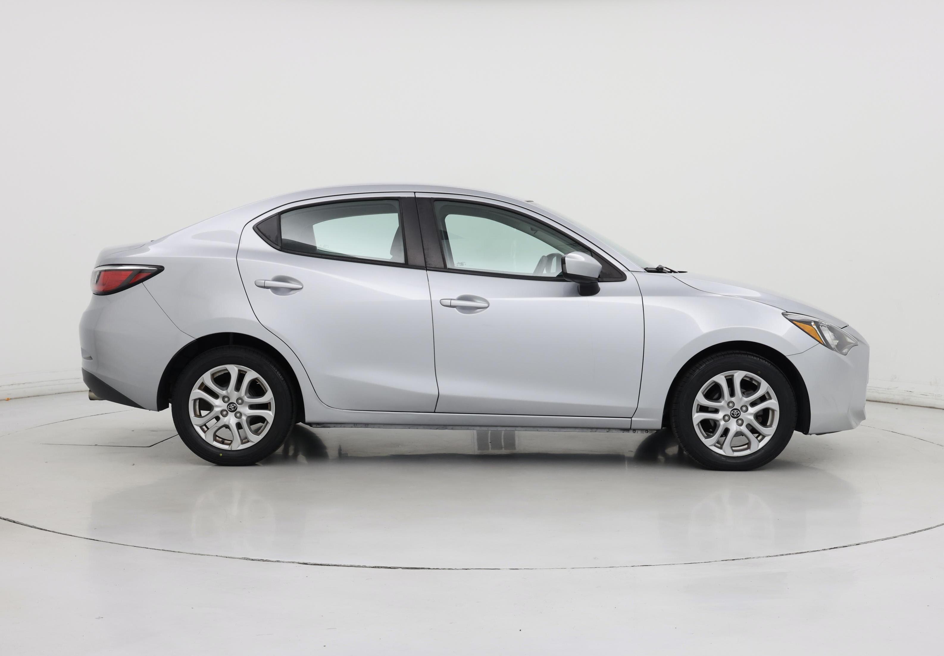 Thumbnail: 2018 Toyota Yaris iA - 7