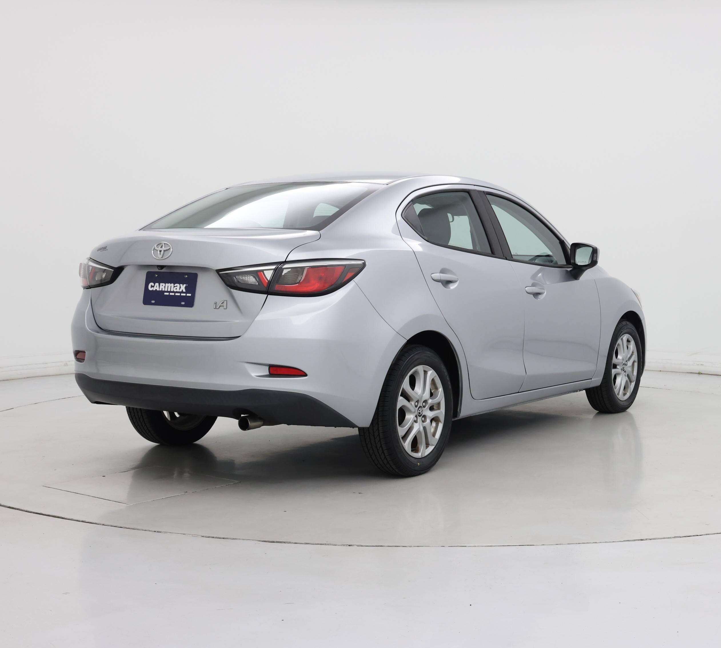 Thumbnail: 2018 Toyota Yaris iA - 8