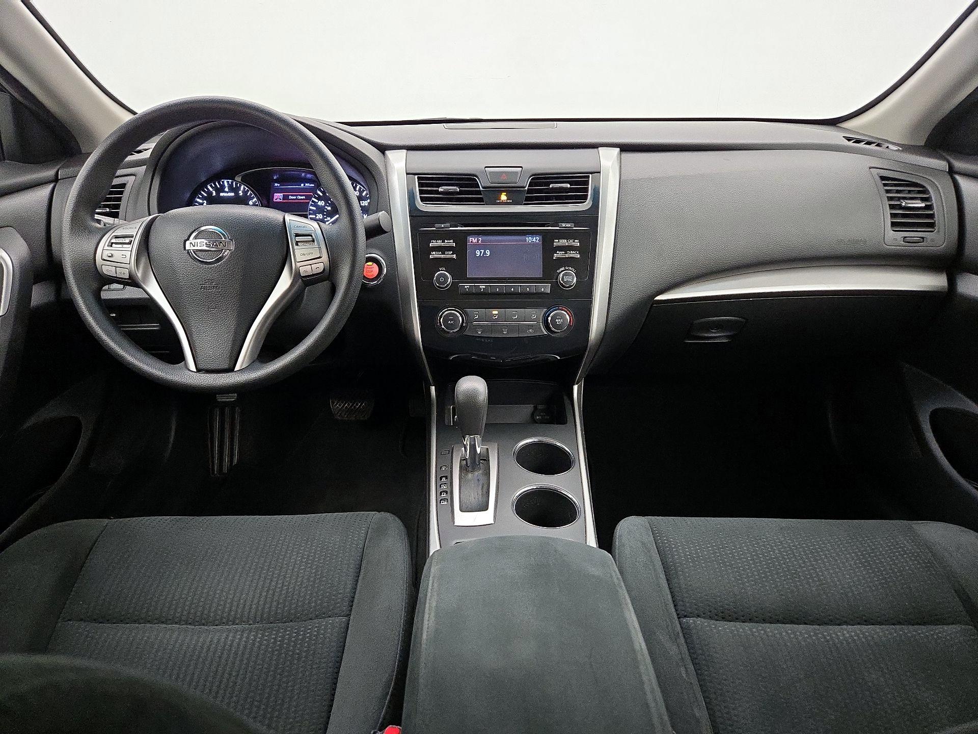Thumbnail: 2015 Nissan Altima - 9