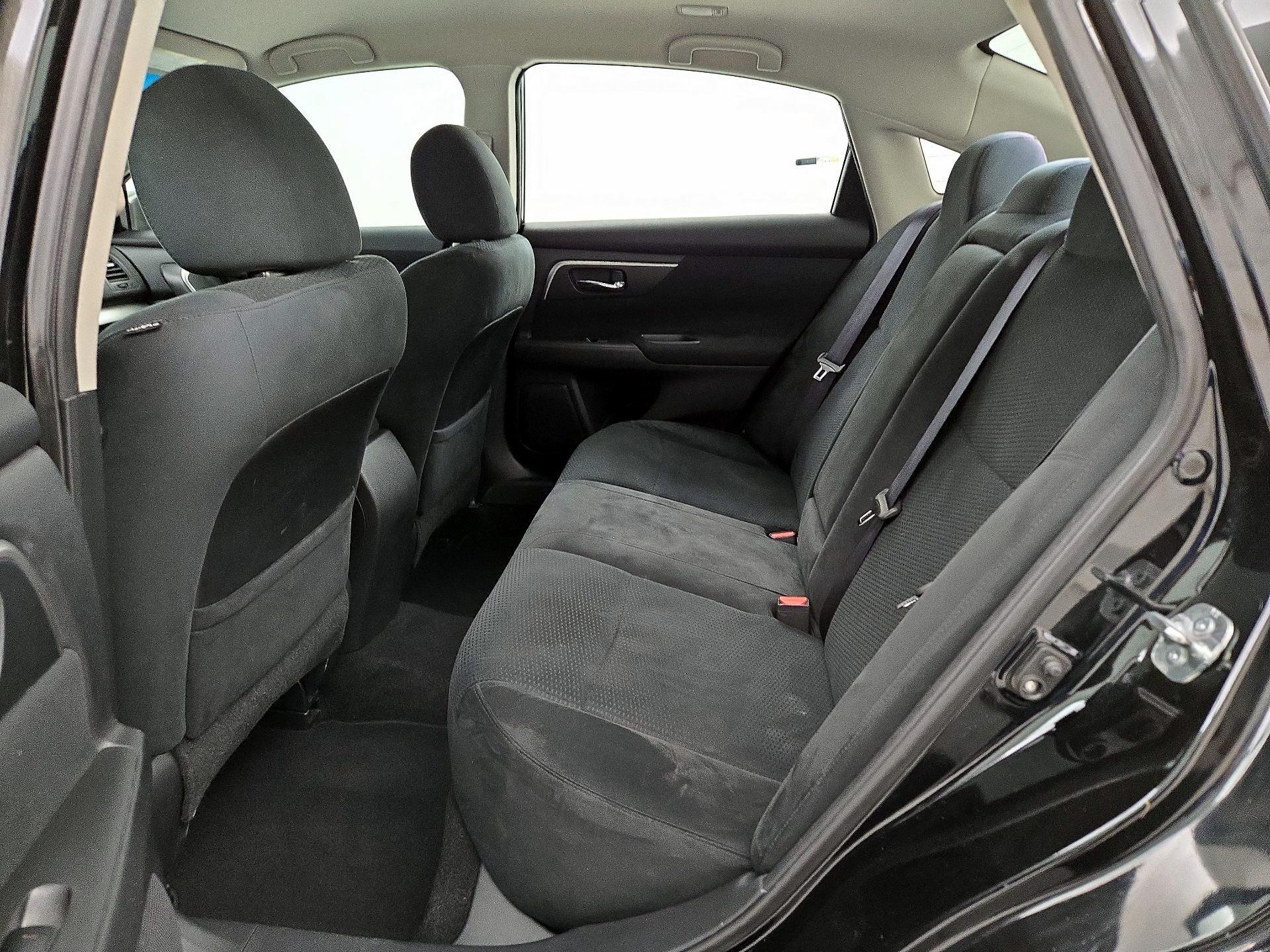 Thumbnail: 2015 Nissan Altima - 19