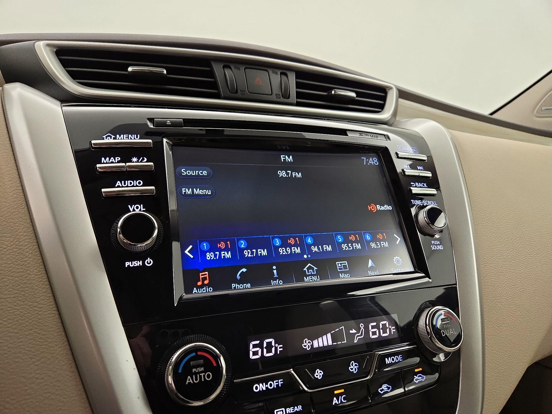 Thumbnail: 2016 Nissan Murano - 16