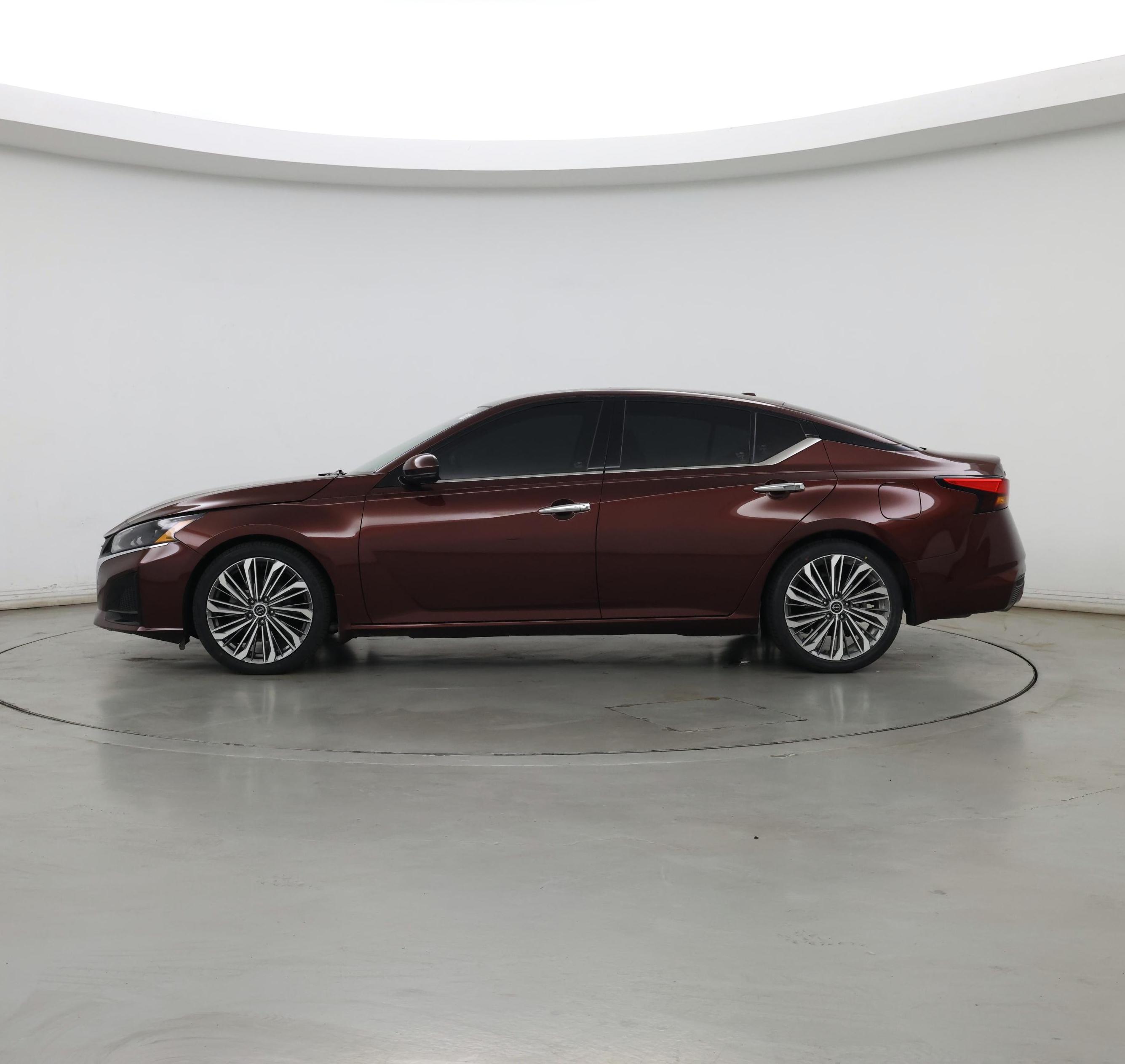 Thumbnail: 2023 Nissan Altima - 3