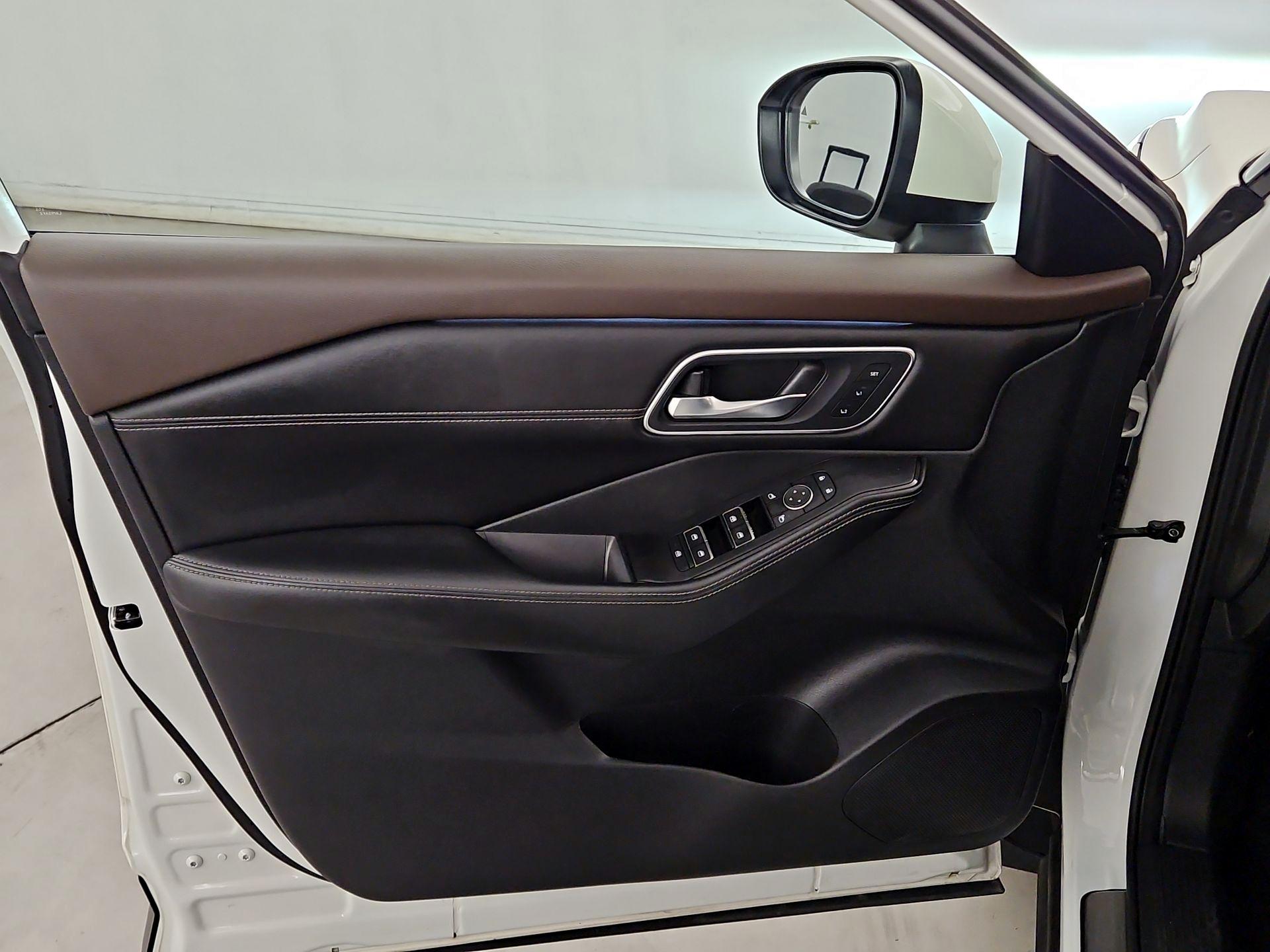 Thumbnail: 2022 Nissan Rogue - 12