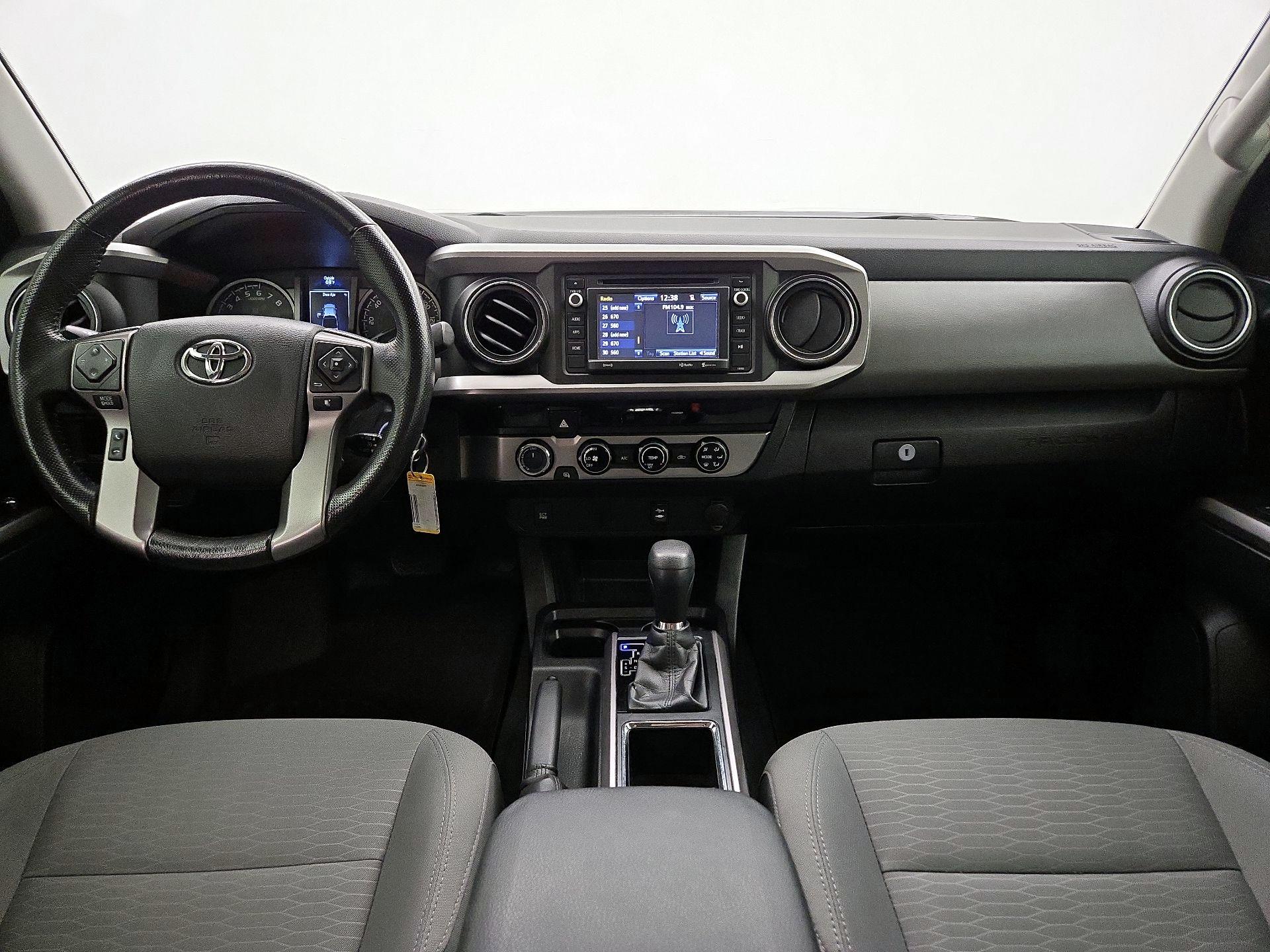 Thumbnail: 2016 Toyota Tacoma - 9