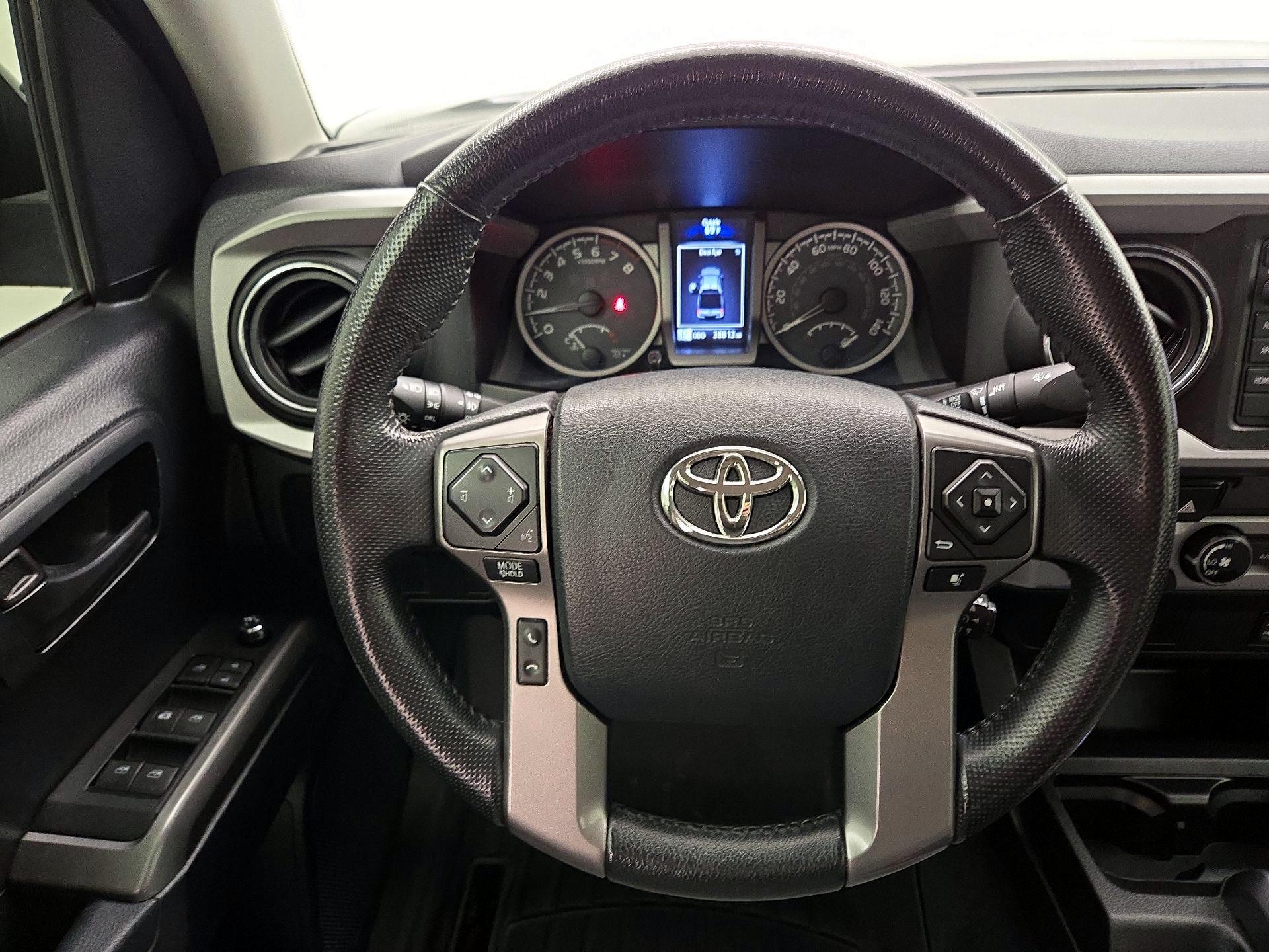 Thumbnail: 2016 Toyota Tacoma - 10