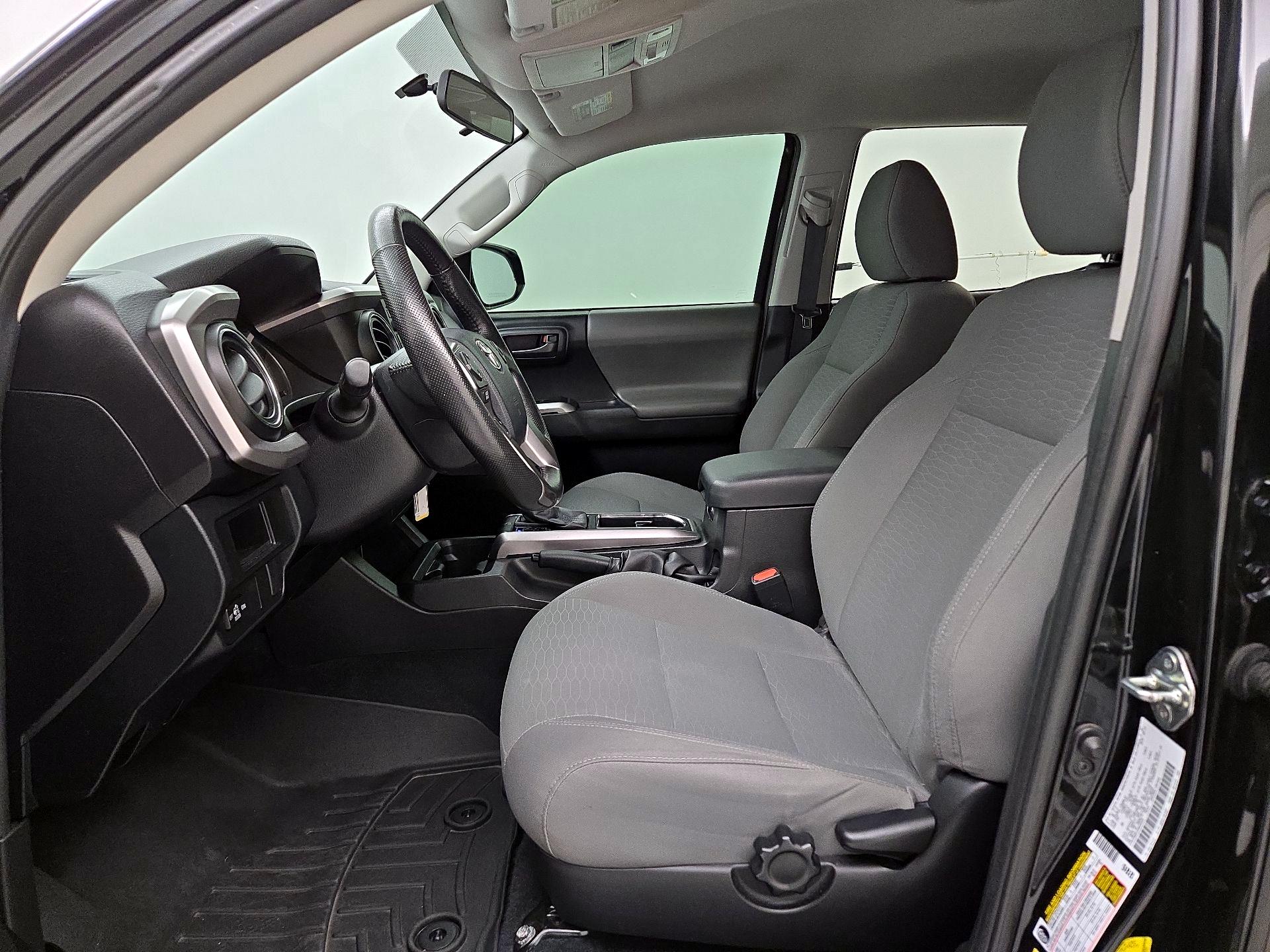 Thumbnail: 2016 Toyota Tacoma - 11