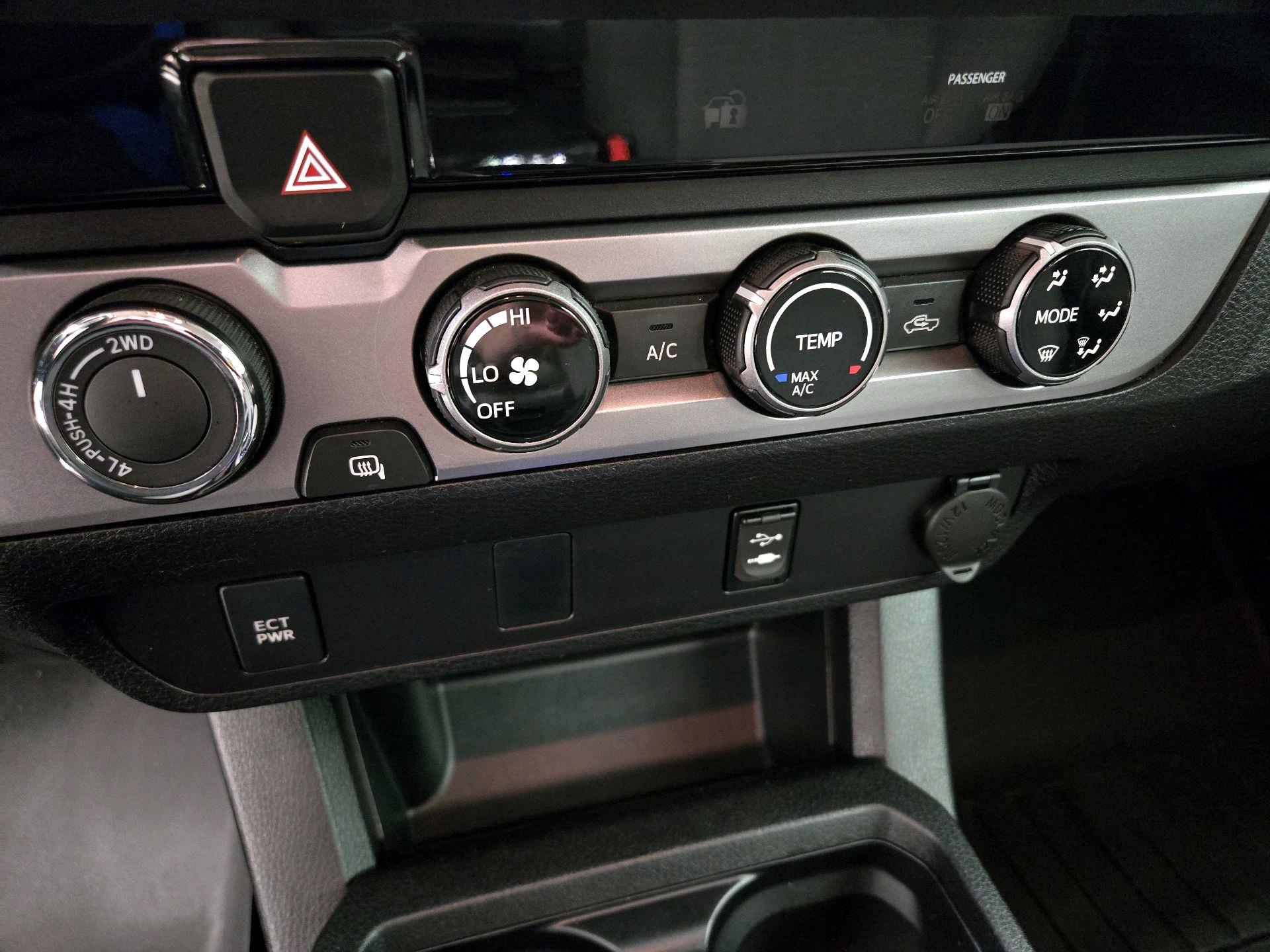Thumbnail: 2016 Toyota Tacoma - 16