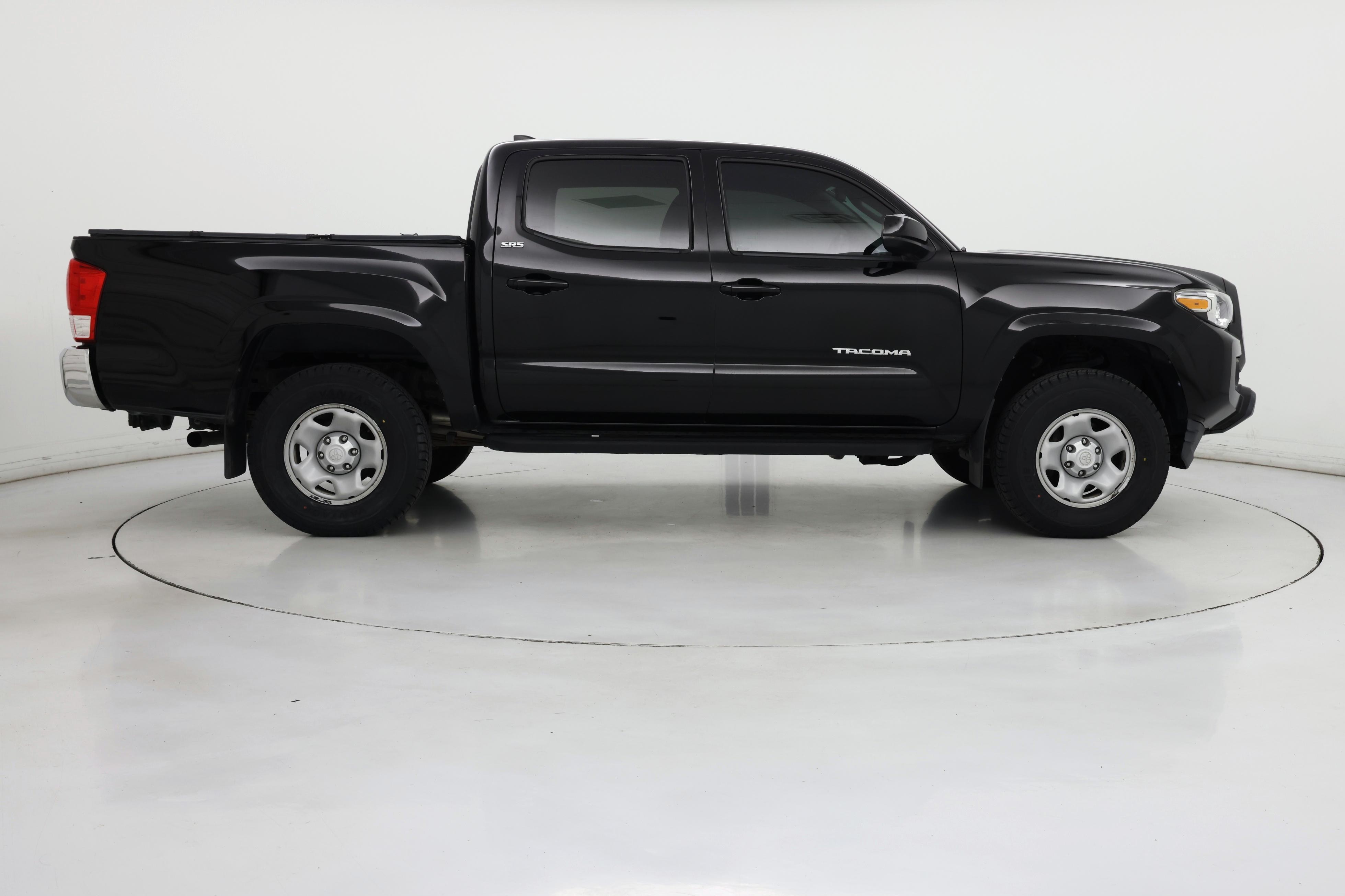 Thumbnail: 2016 Toyota Tacoma - 7
