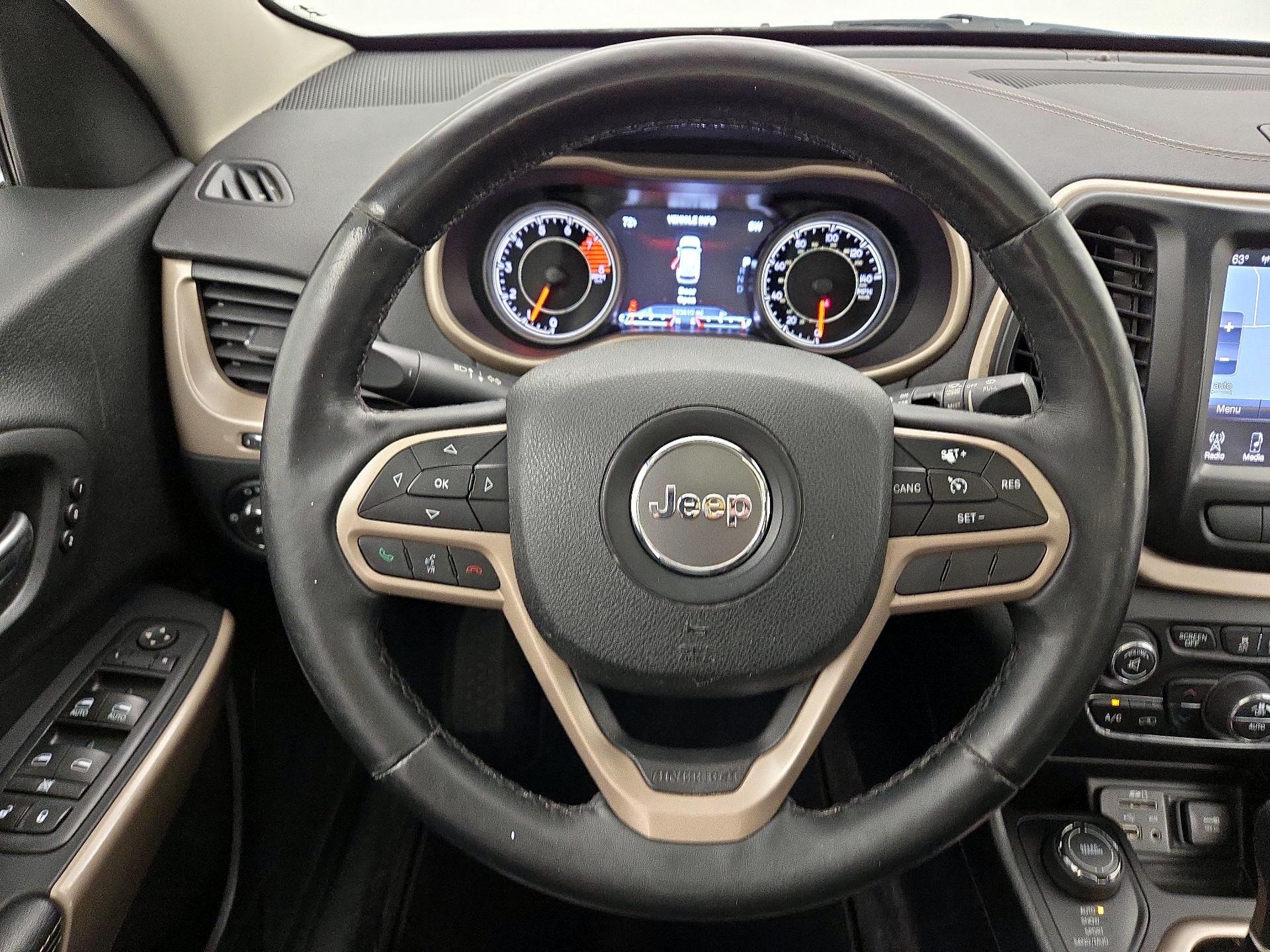 Thumbnail: 2017 Jeep Cherokee - 10