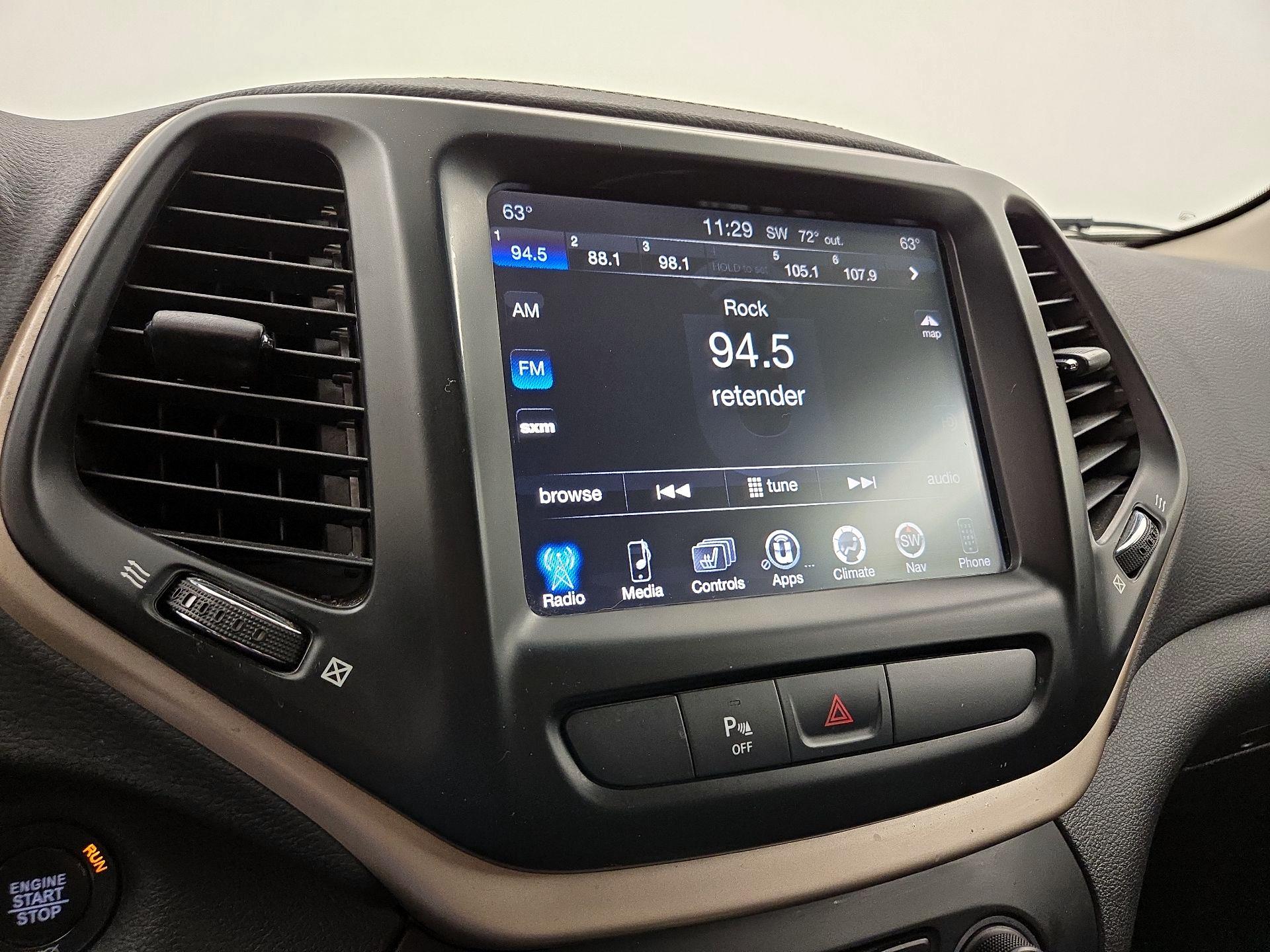 Thumbnail: 2017 Jeep Cherokee - 16