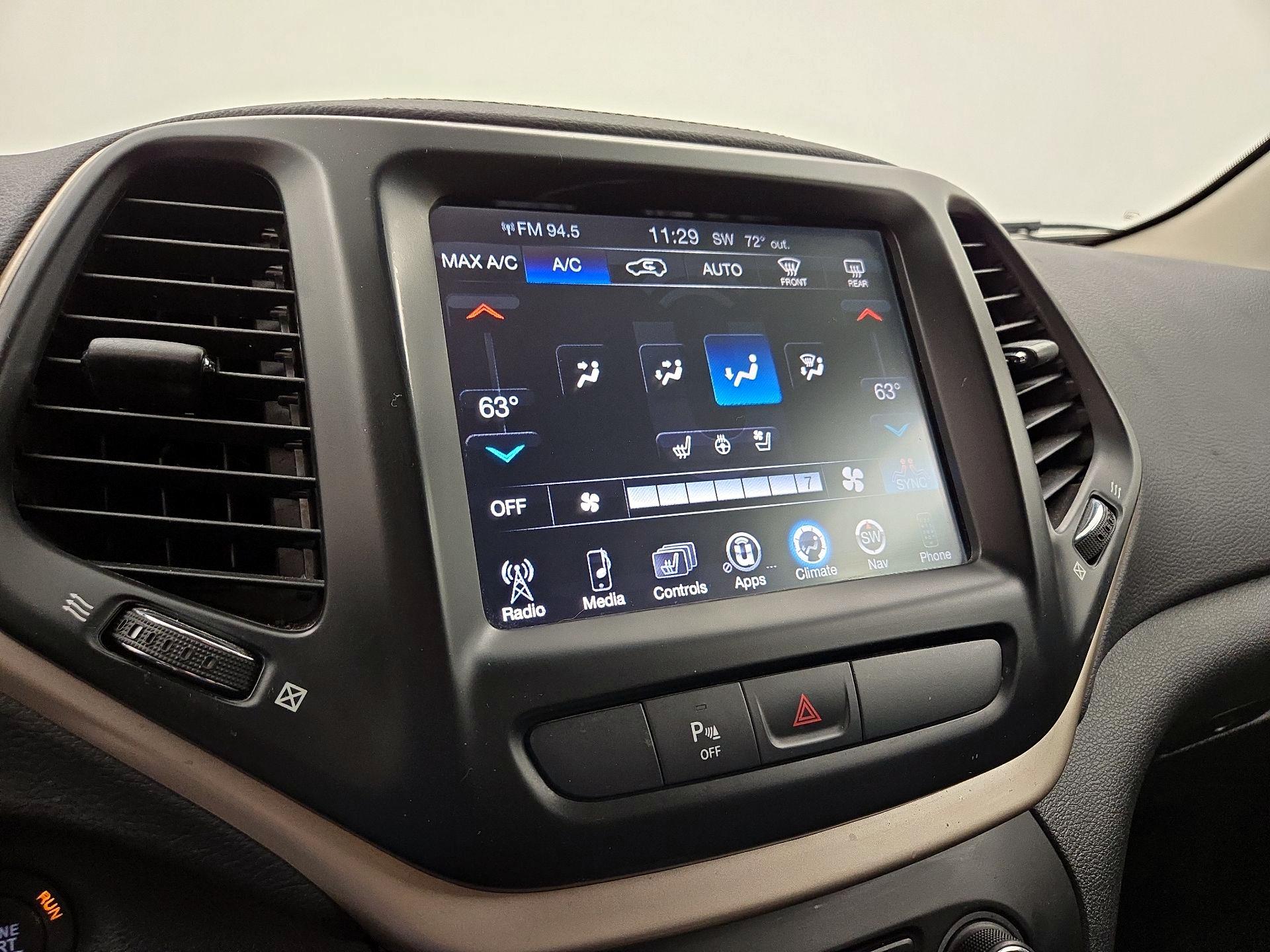 Thumbnail: 2017 Jeep Cherokee - 17