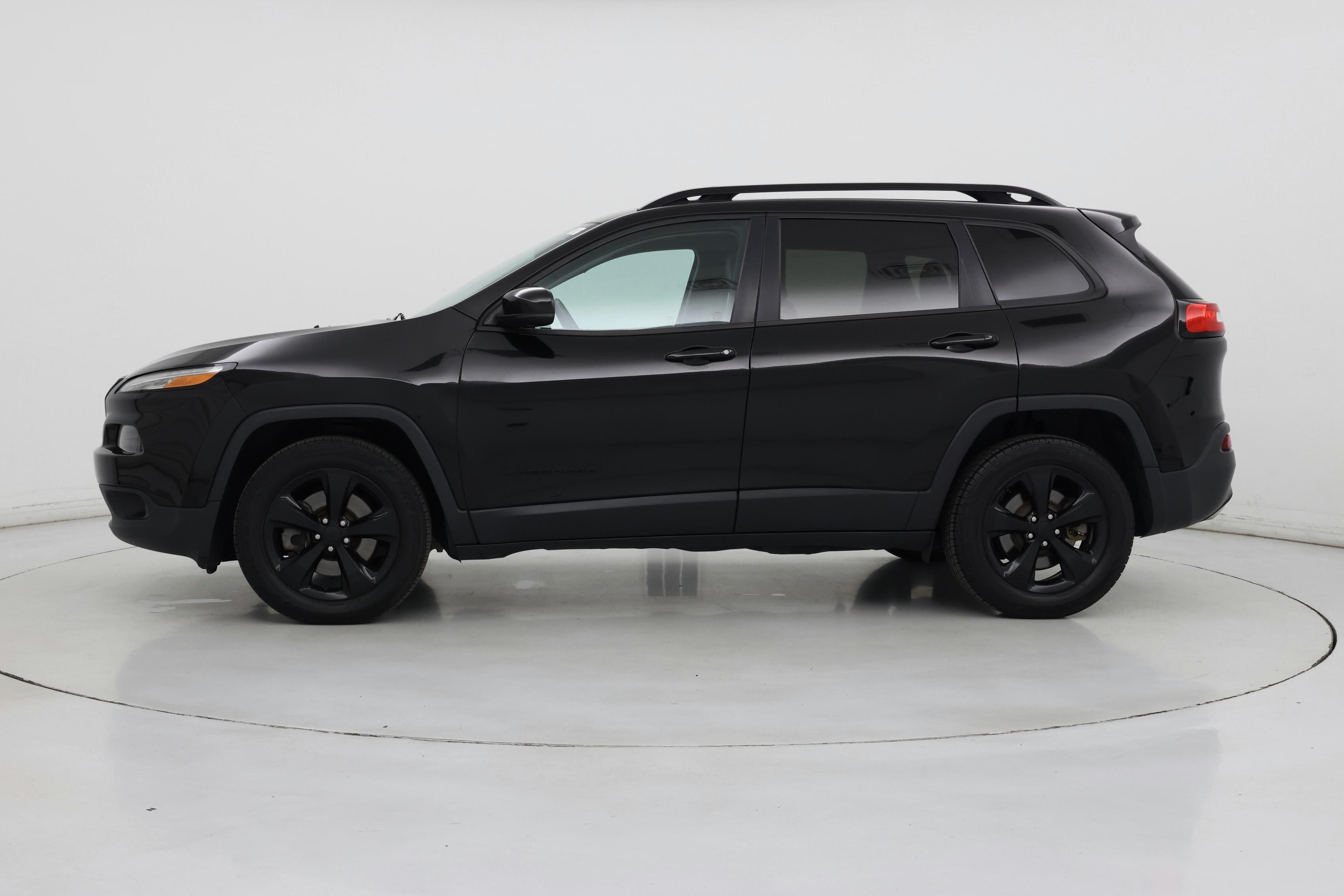 Thumbnail: 2017 Jeep Cherokee - 3