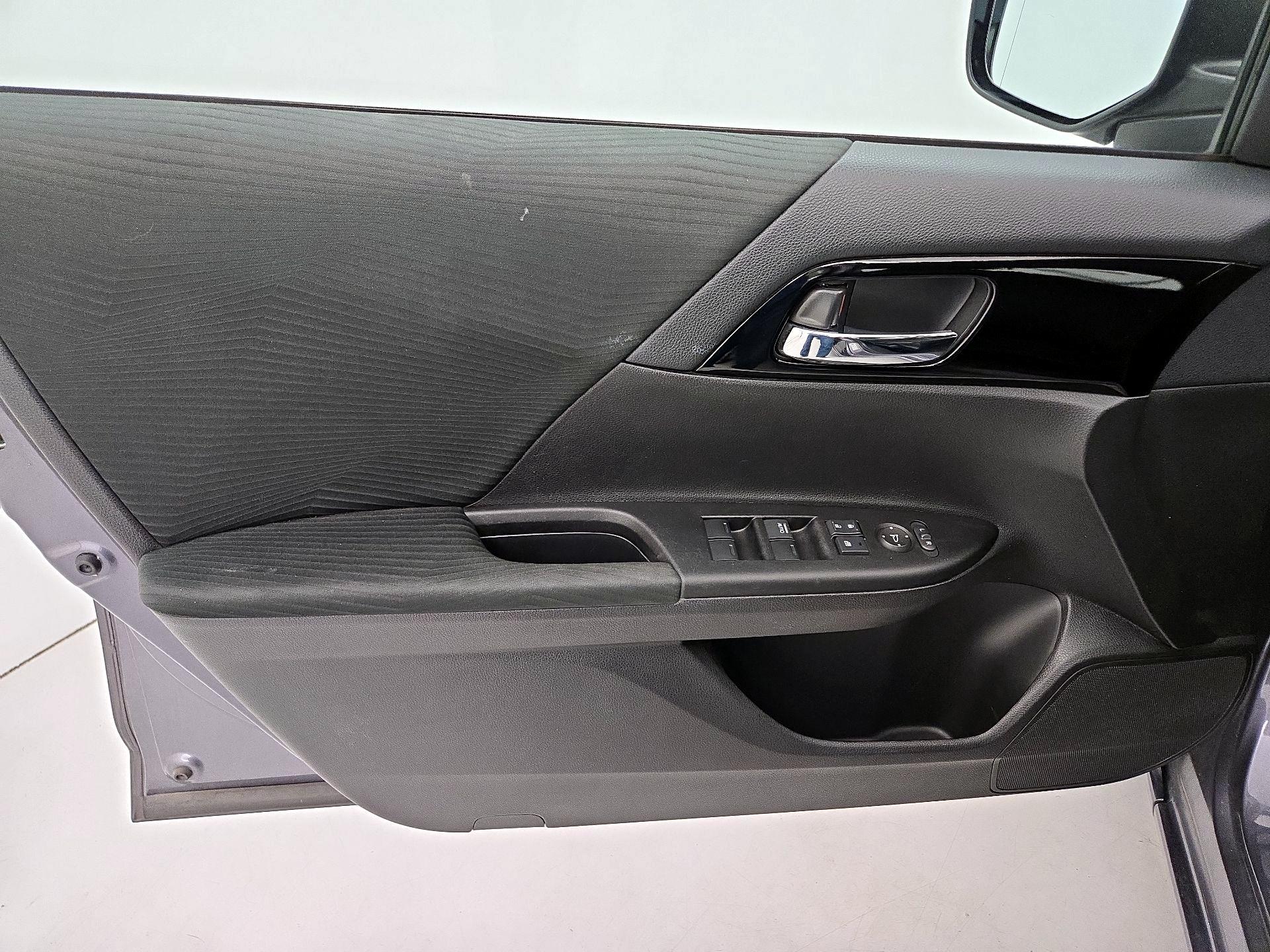 Thumbnail: 2016 Honda Accord - 12