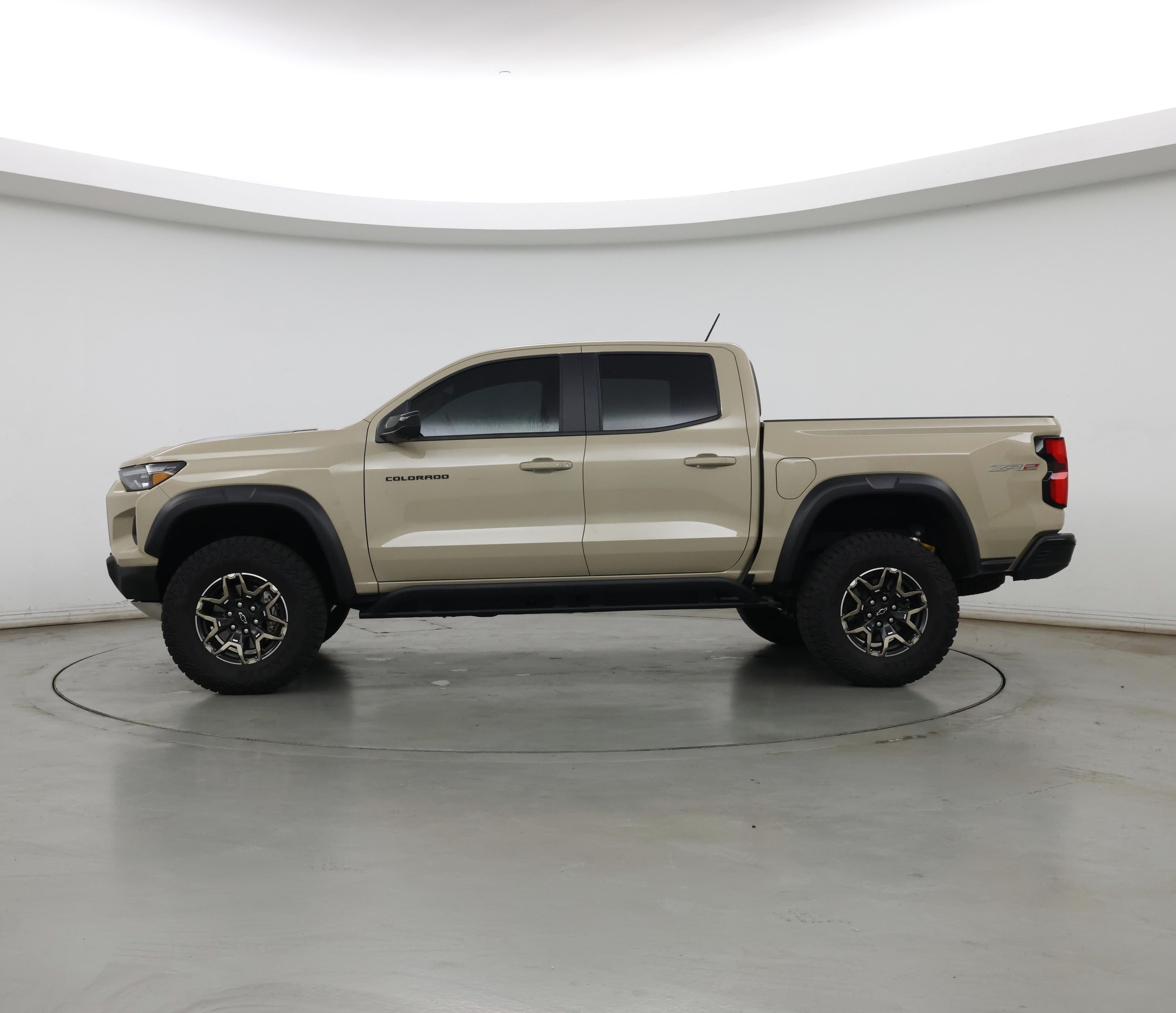 Thumbnail: 2024 Chevrolet Colorado - 3