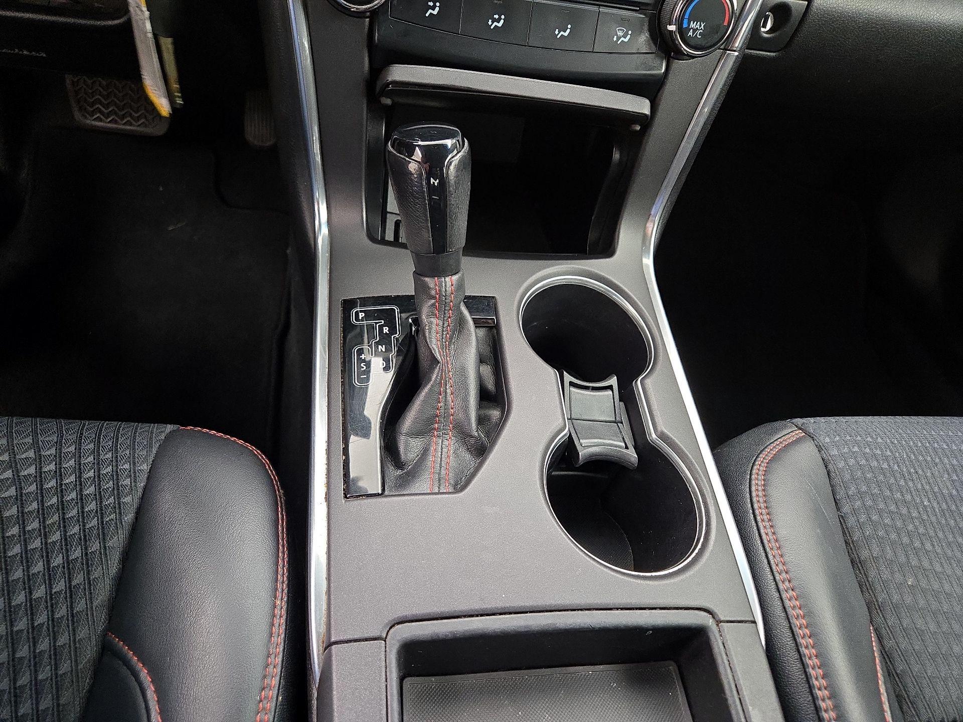 Thumbnail: 2015 Toyota Camry - 17