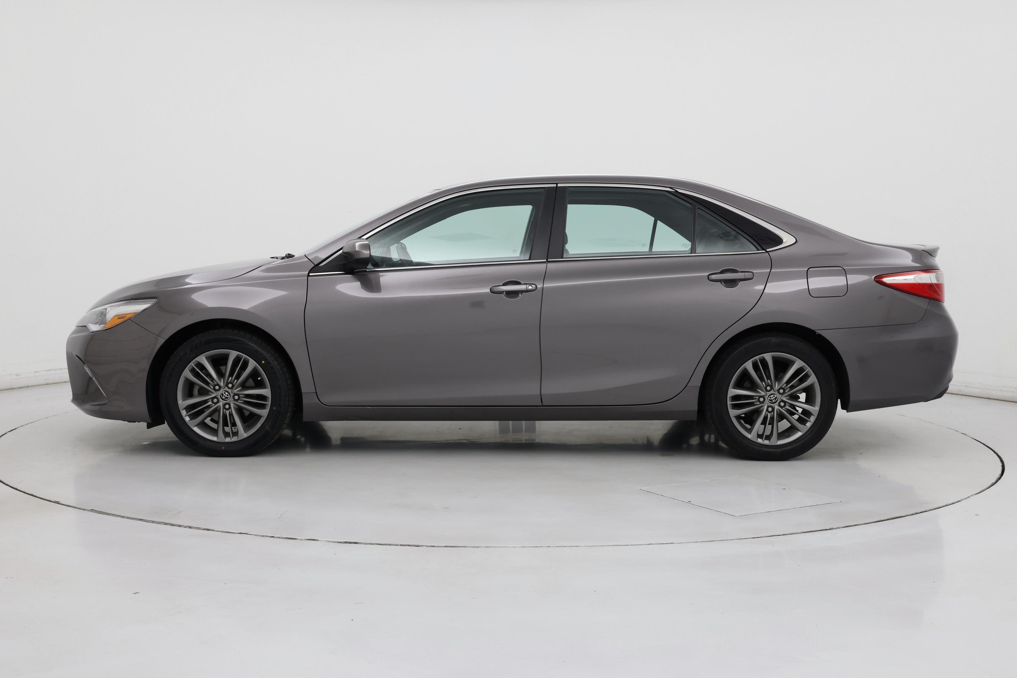 Thumbnail: 2015 Toyota Camry - 3