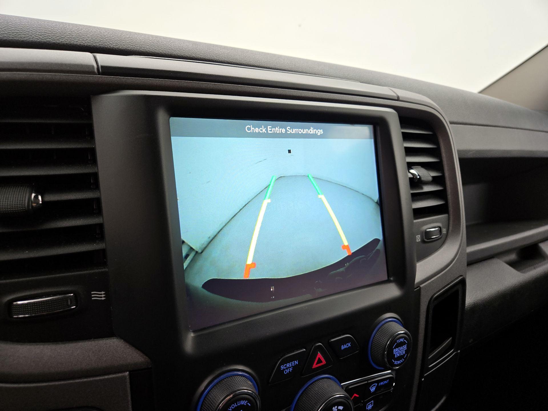 Thumbnail: 2019 RAM 1500 Classic - 14