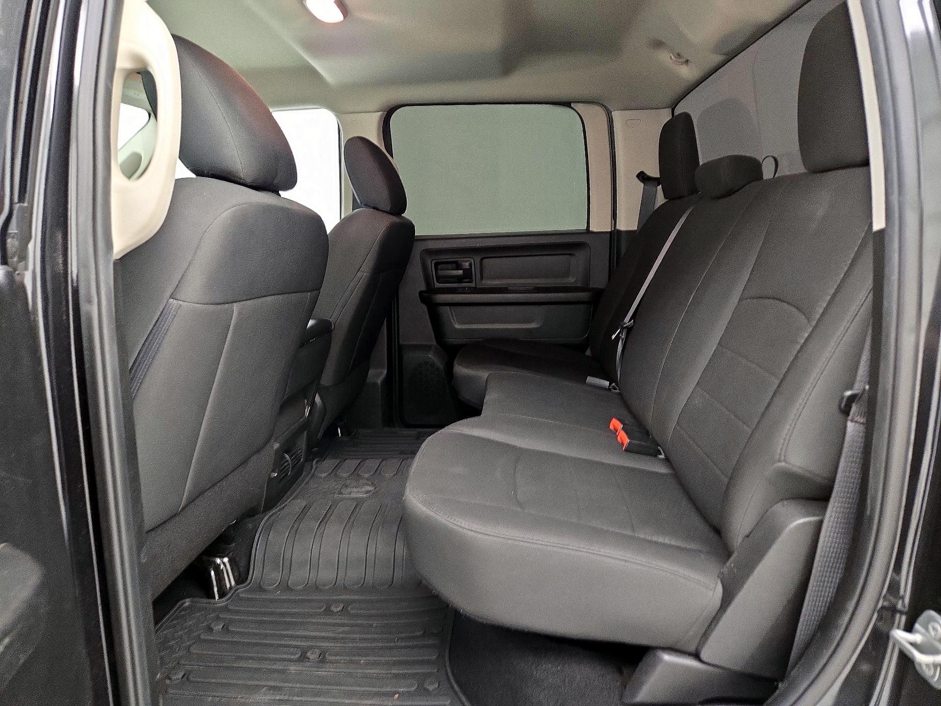 Thumbnail: 2019 RAM 1500 Classic - 19