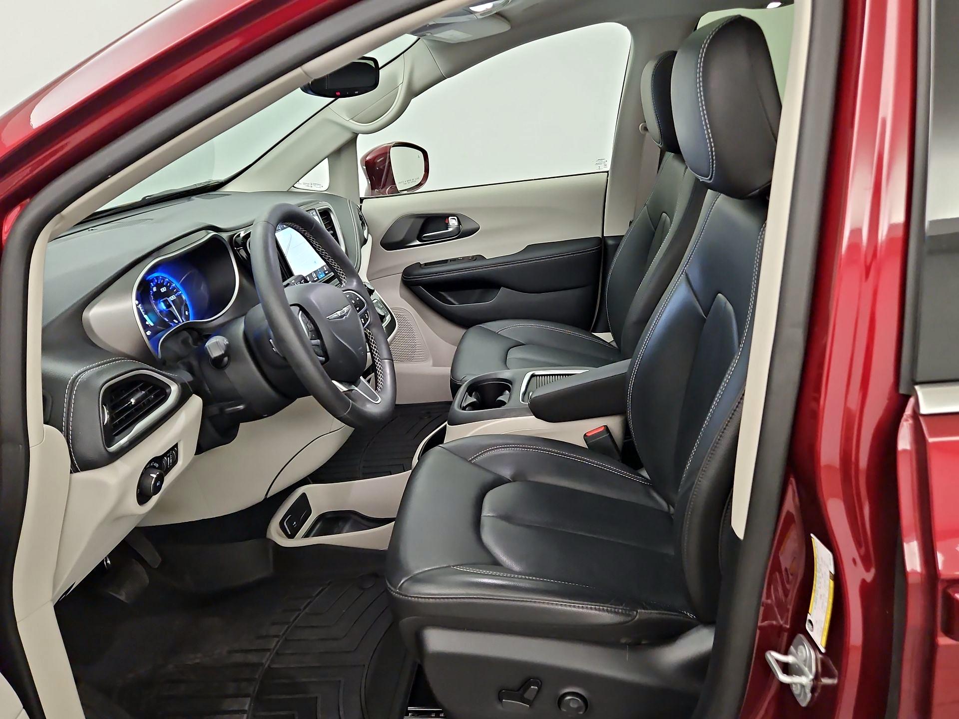 Thumbnail: 2022 Chrysler Pacifica - 11