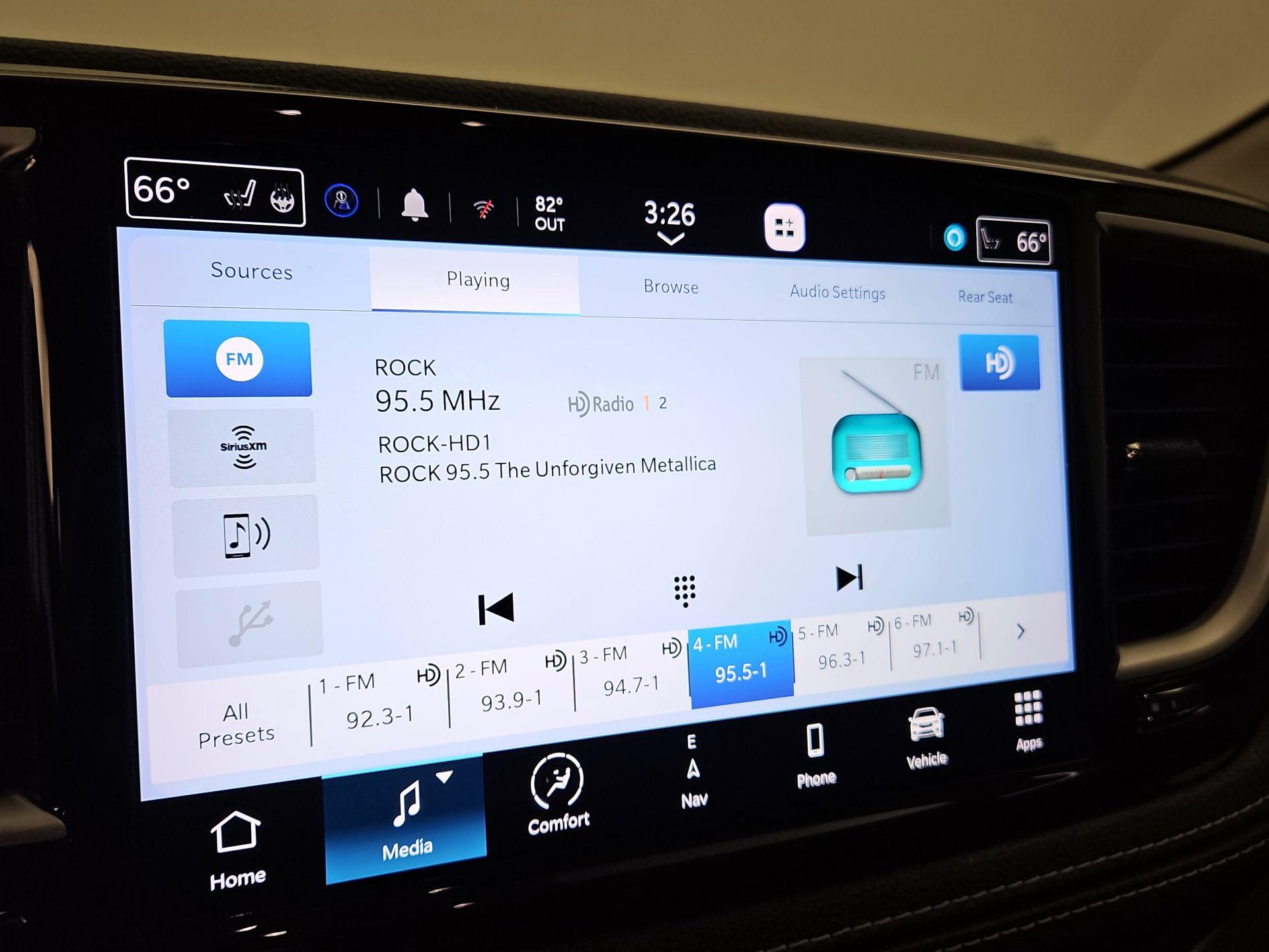 Thumbnail: 2022 Chrysler Pacifica - 16
