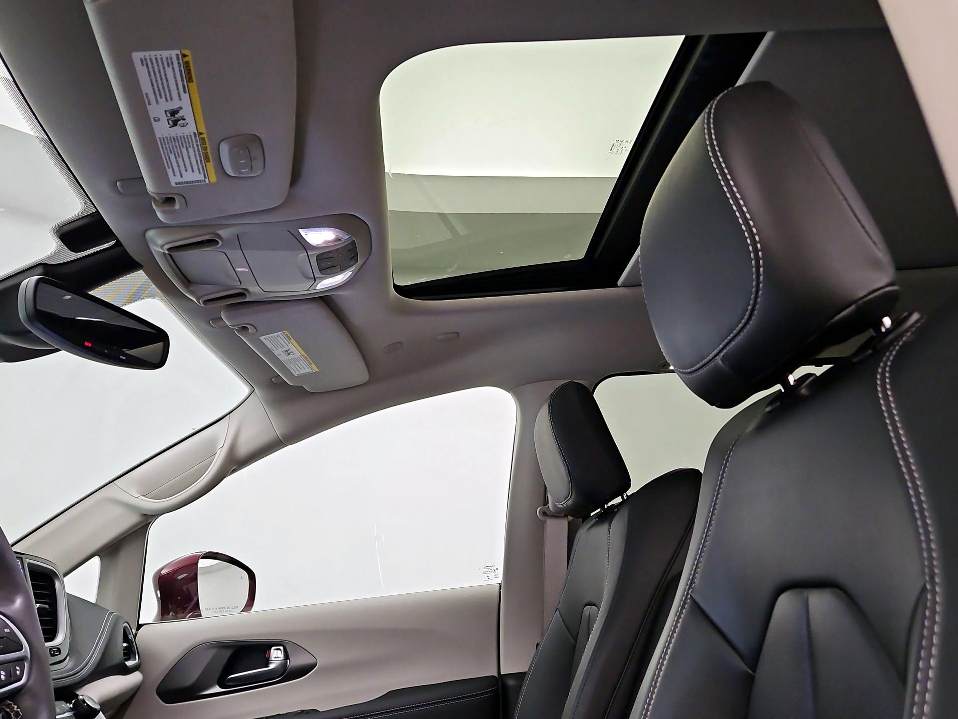 Thumbnail: 2022 Chrysler Pacifica - 20