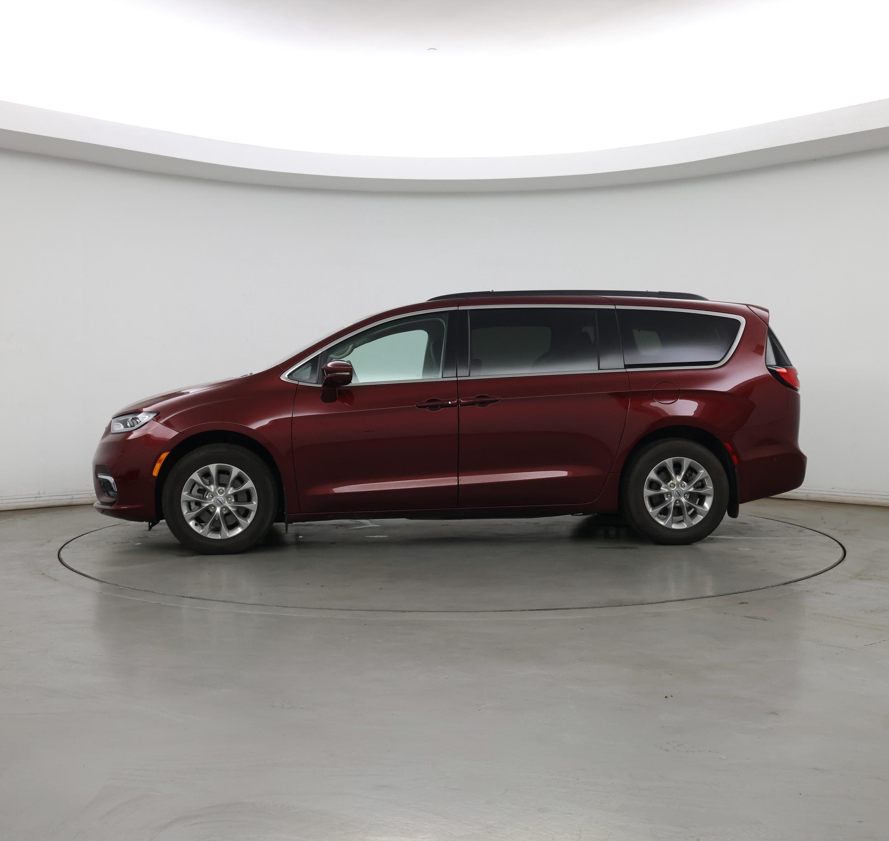 Thumbnail: 2022 Chrysler Pacifica - 3