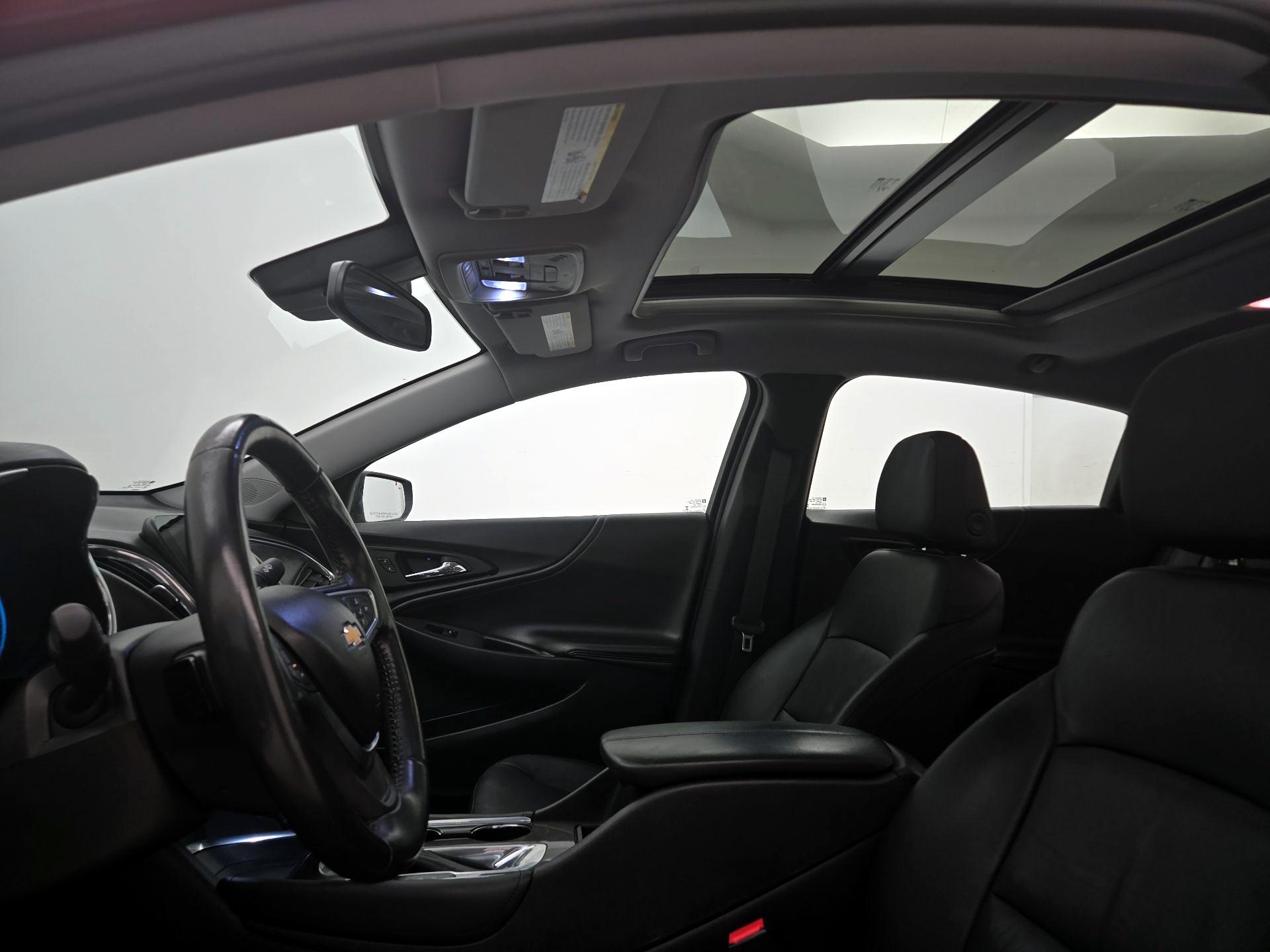 Thumbnail: 2018 Chevrolet Malibu - 20