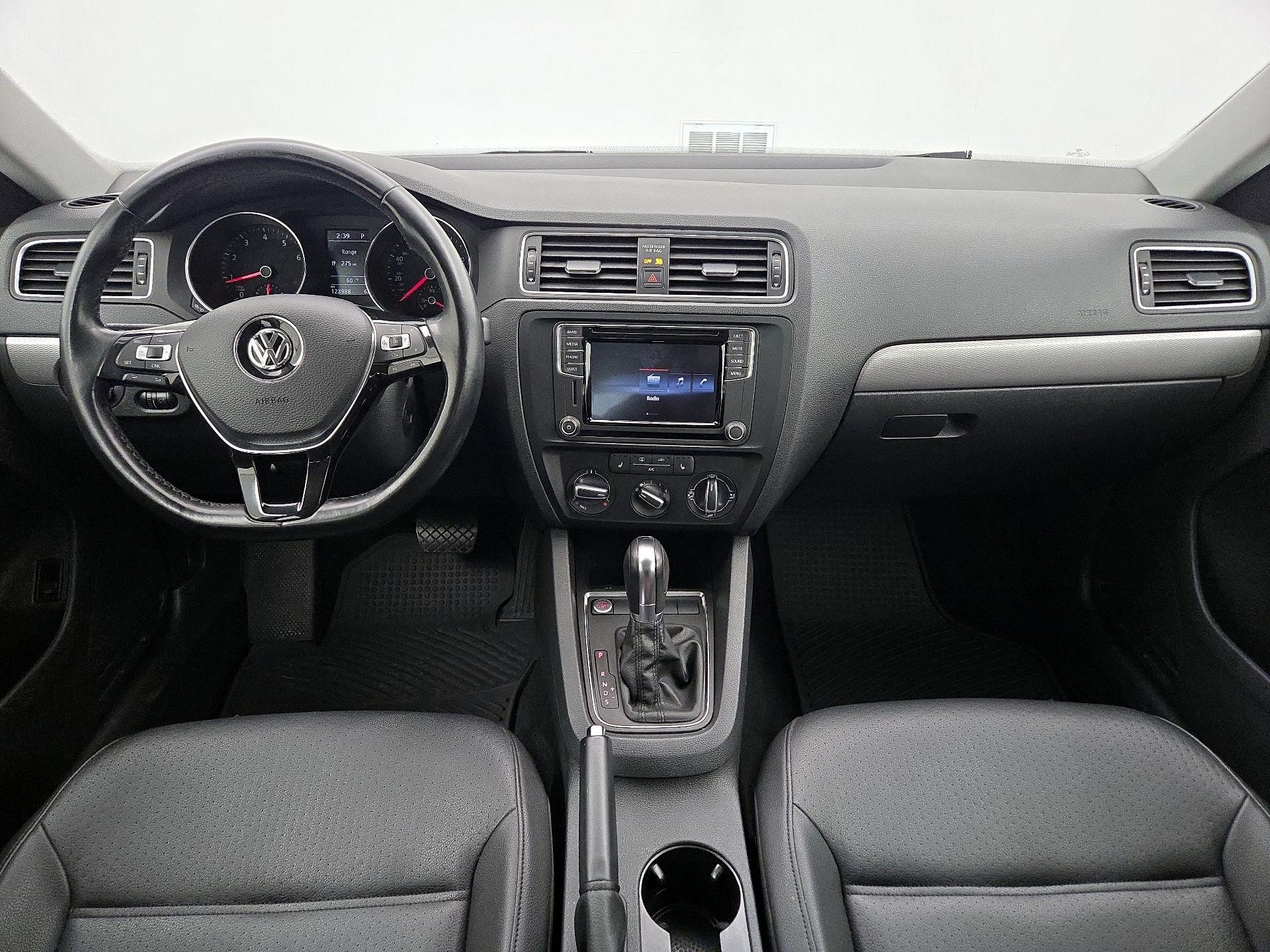 Thumbnail: 2017 Volkswagen Jetta - 9