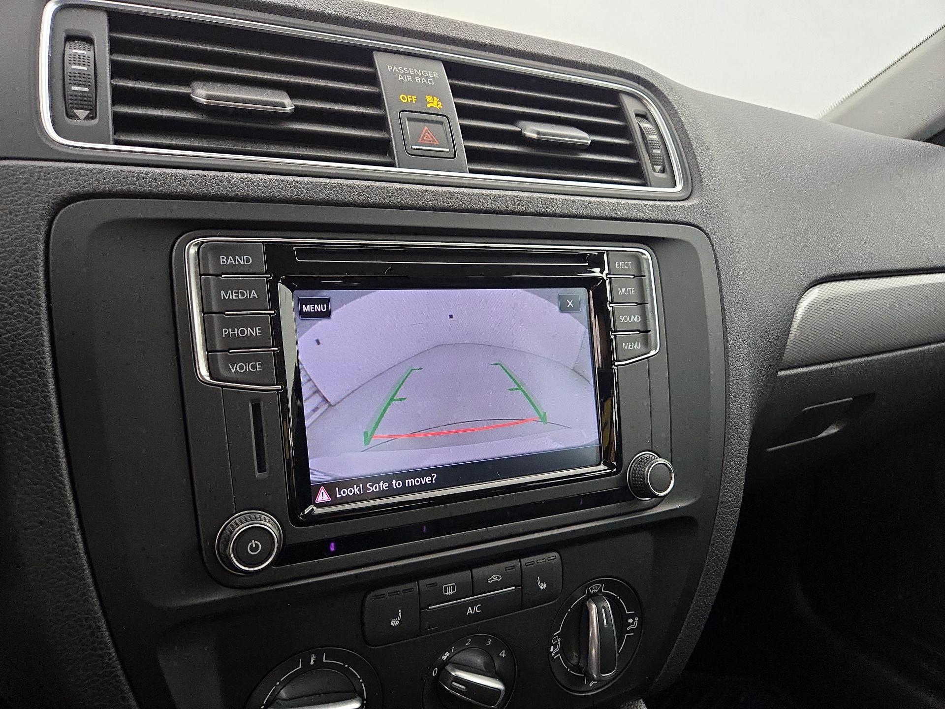 Thumbnail: 2017 Volkswagen Jetta - 14