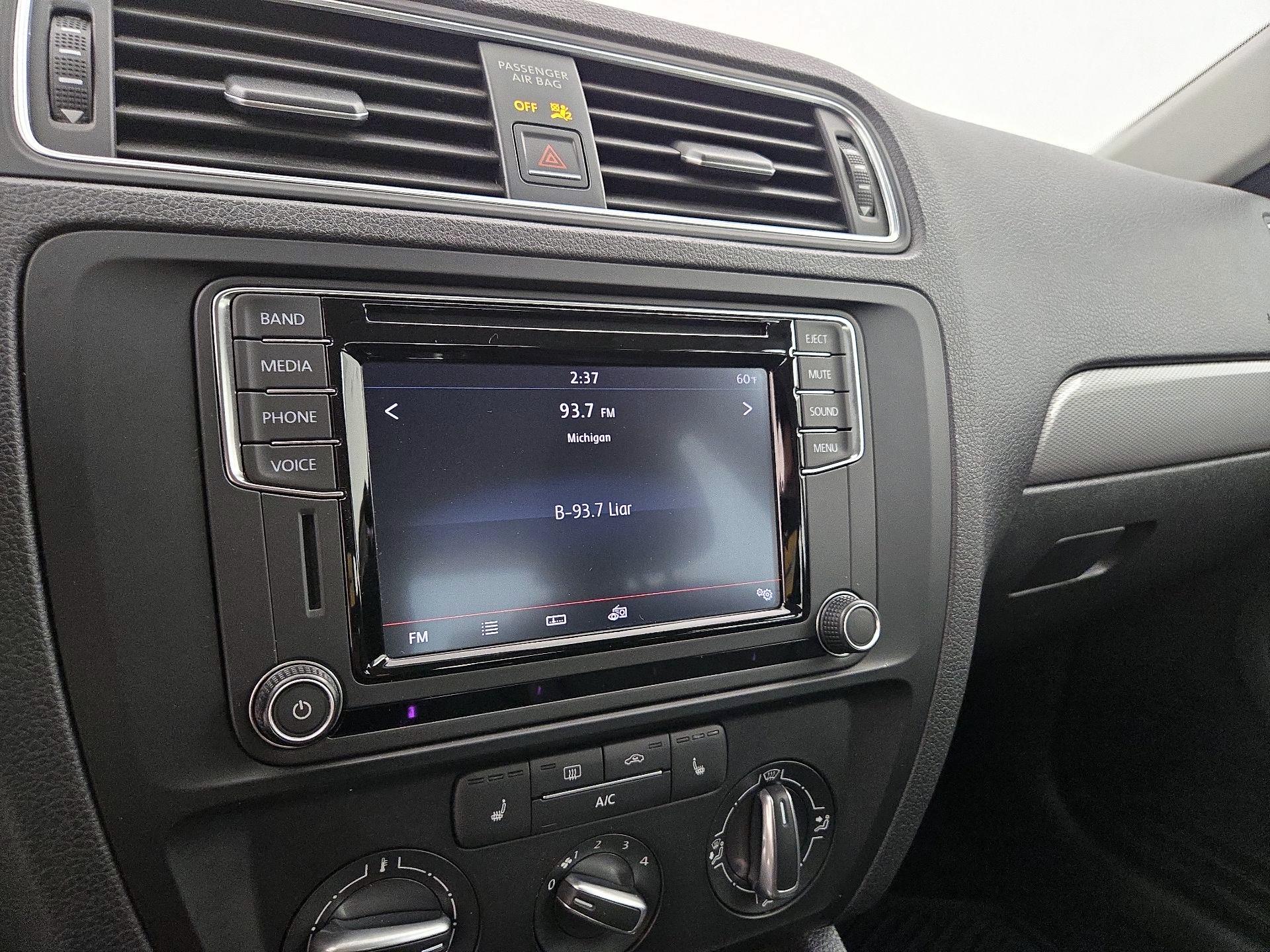 Thumbnail: 2017 Volkswagen Jetta - 15