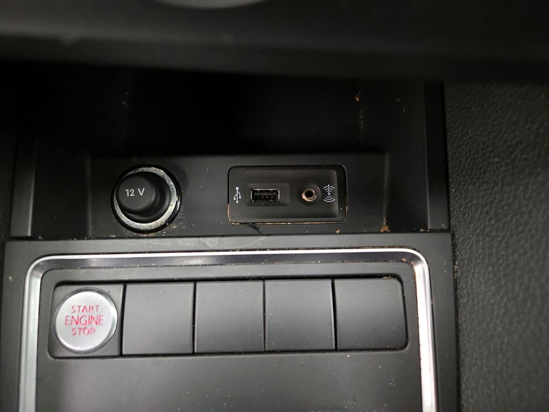 Thumbnail: 2017 Volkswagen Jetta - 18