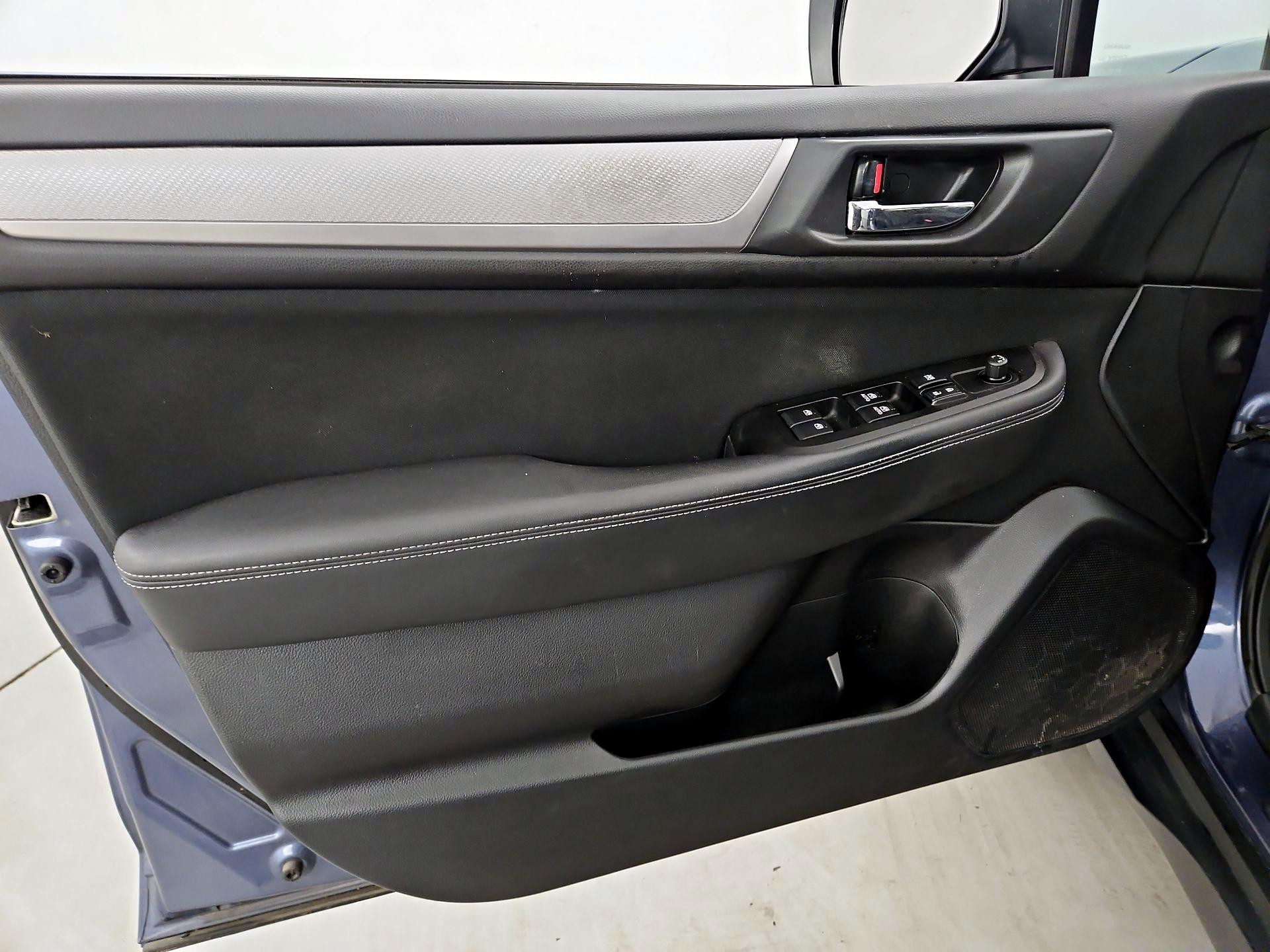 Thumbnail: 2015 Subaru Outback - 12