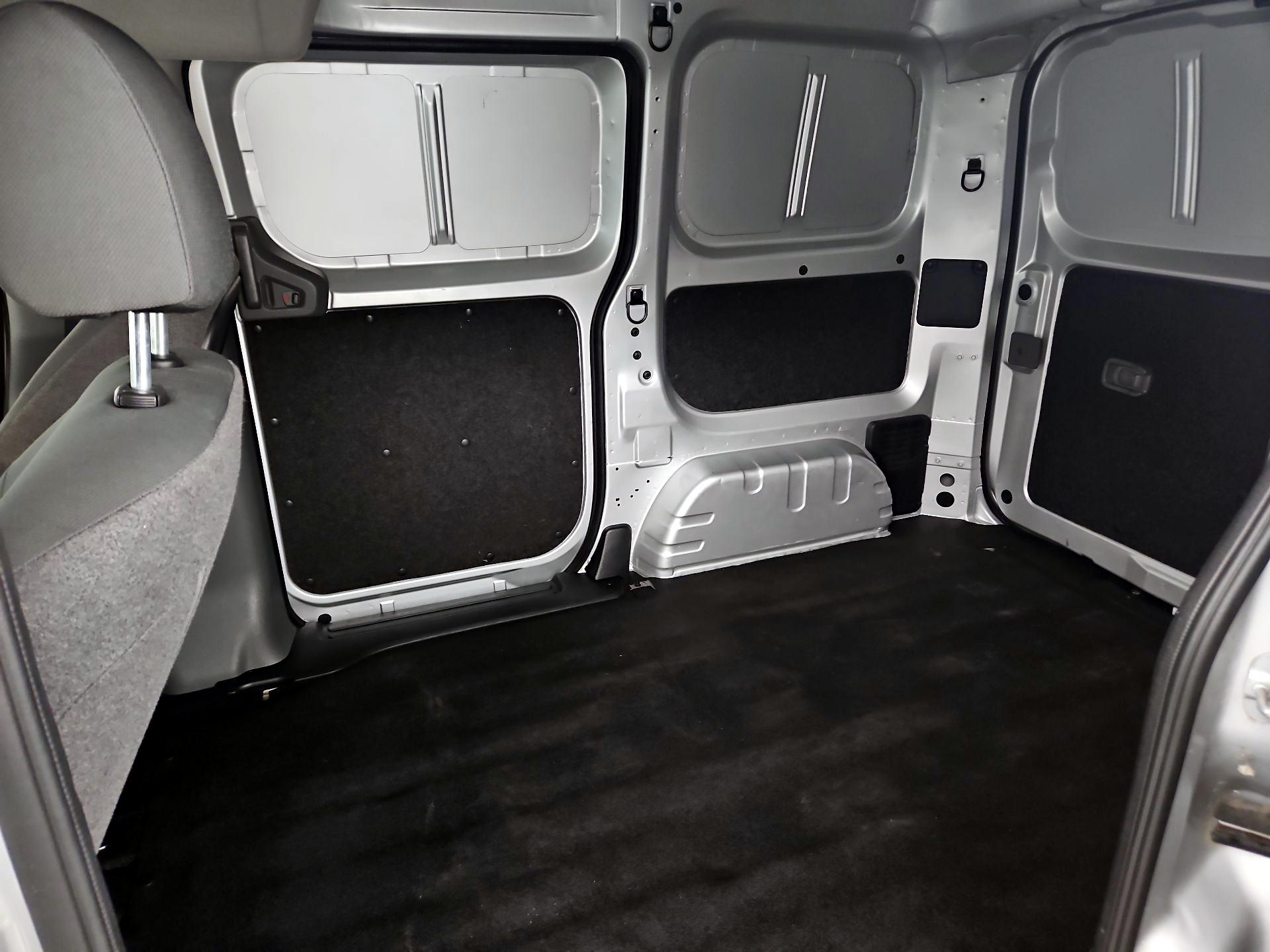 Thumbnail: 2021 Nissan NV200 - 19