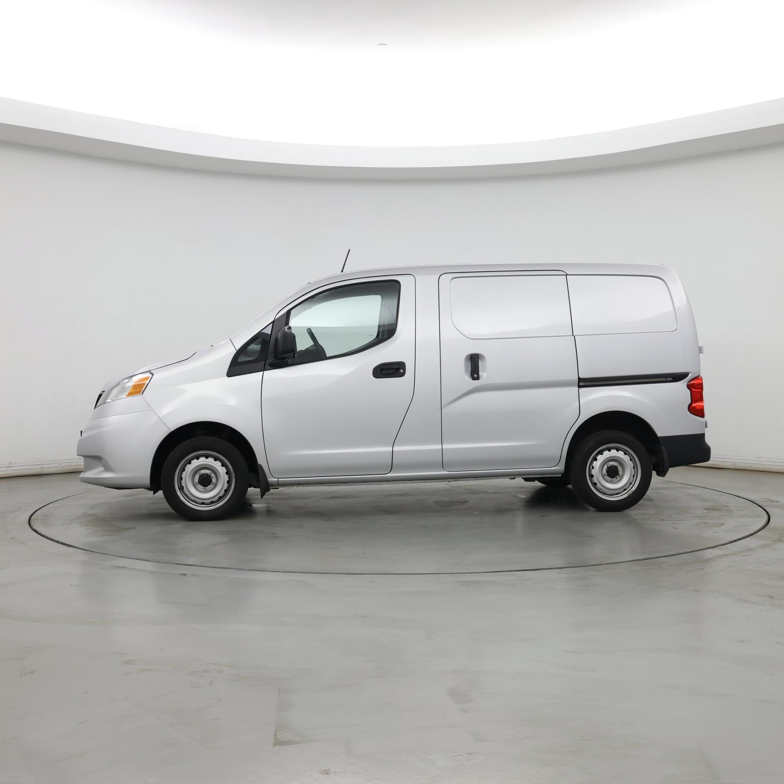 Thumbnail: 2021 Nissan NV200 - 3