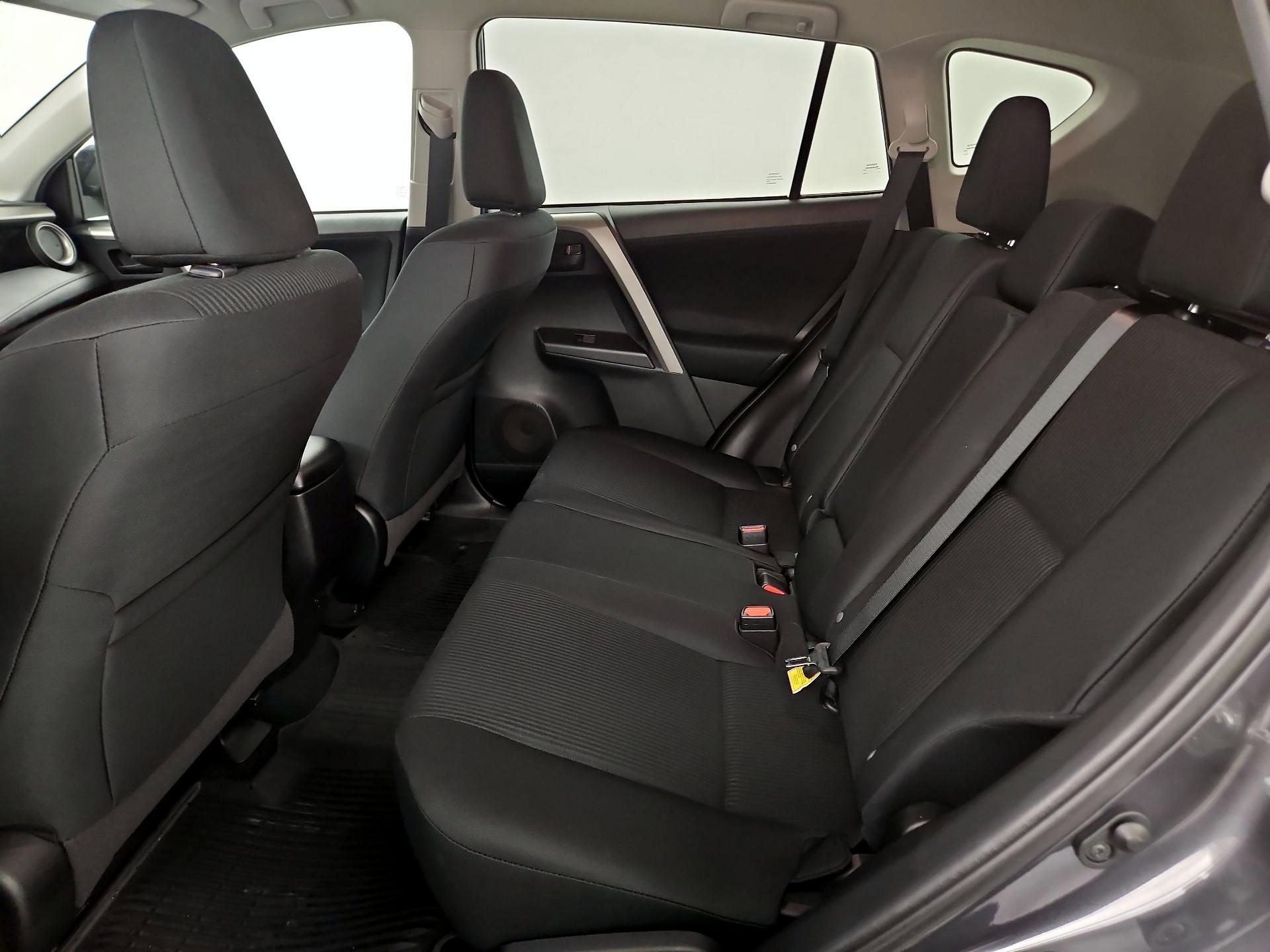 Thumbnail: 2018 Toyota RAV4 - 19