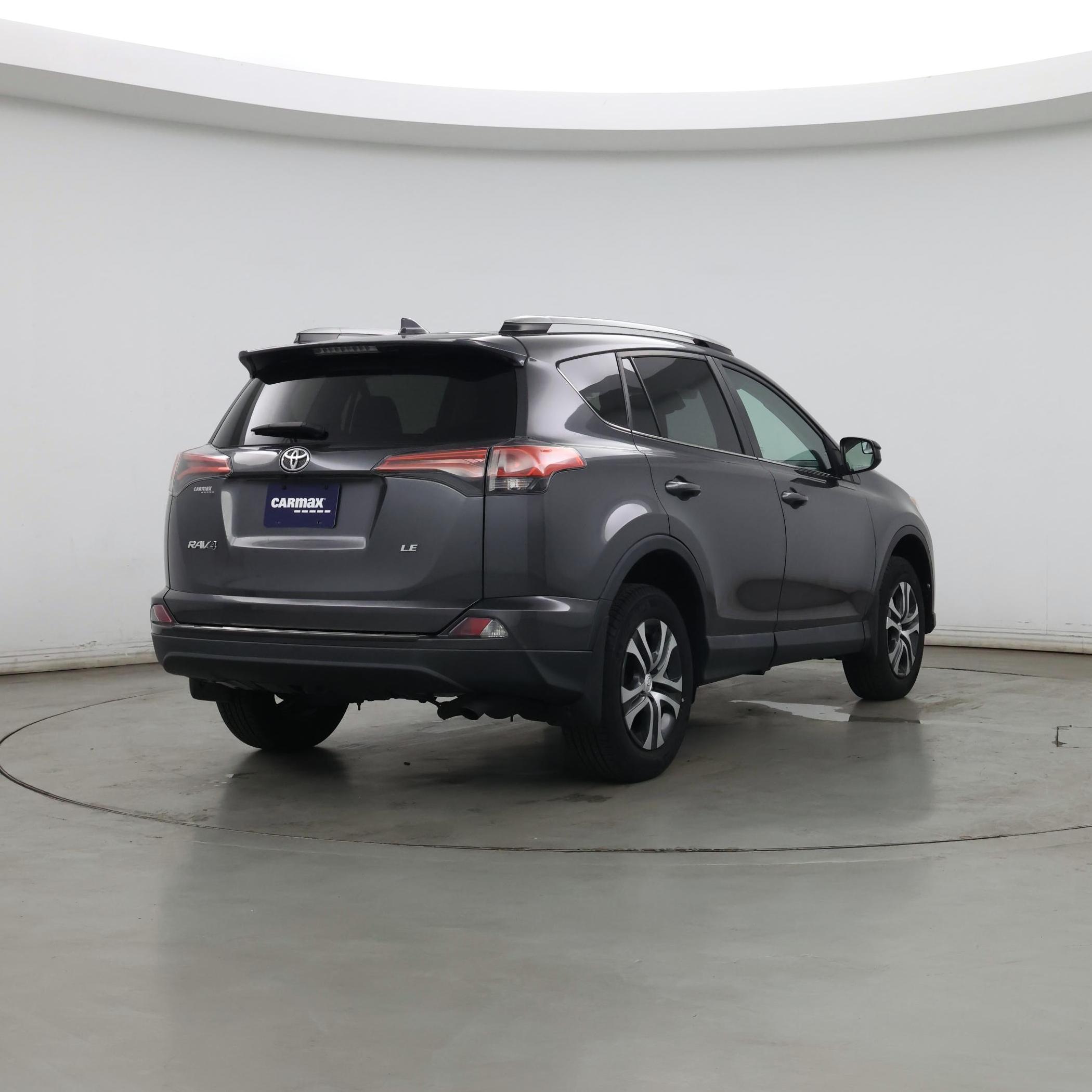 Thumbnail: 2018 Toyota RAV4 - 8
