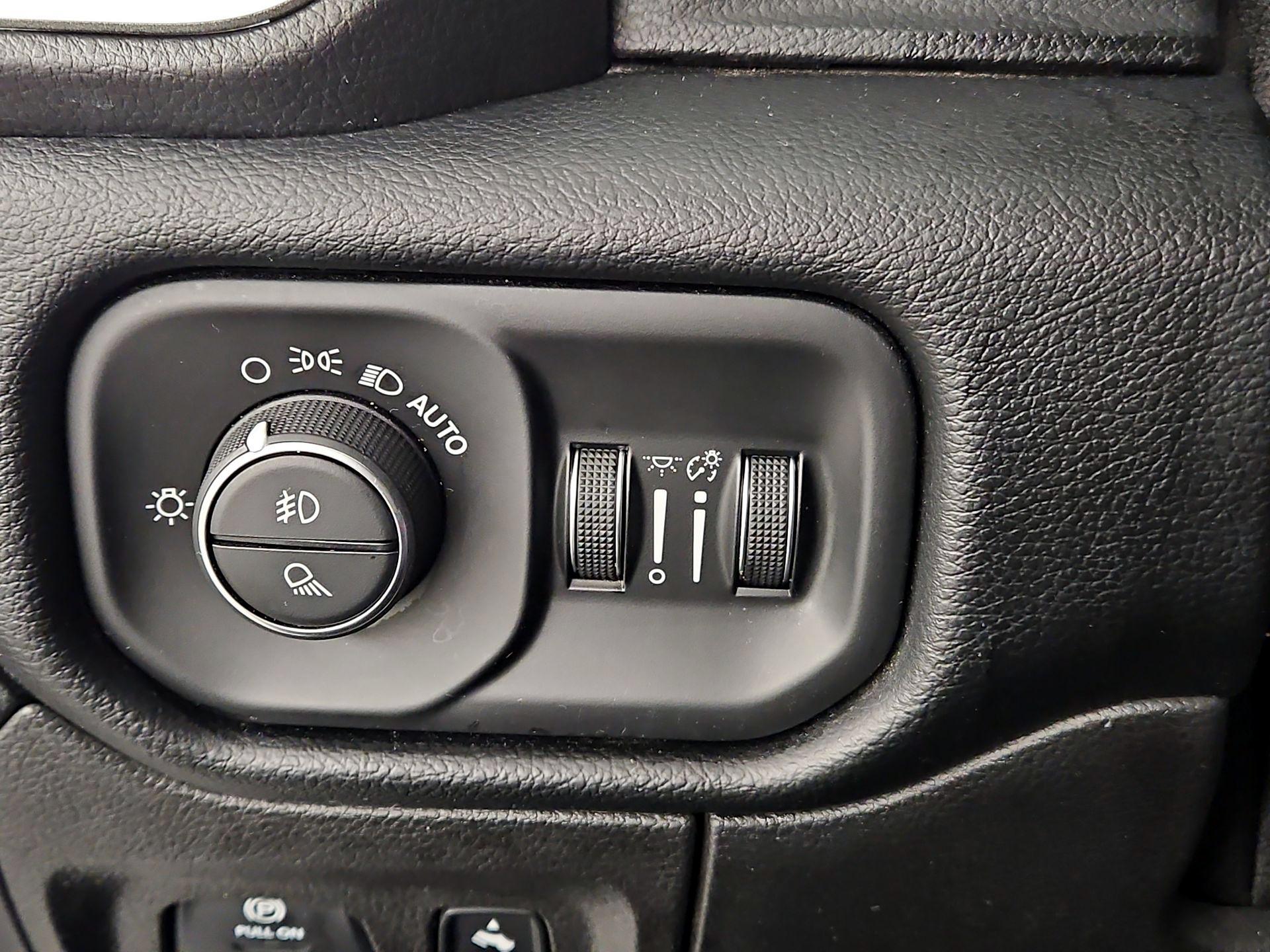 Thumbnail: 2019 RAM 1500 - 13