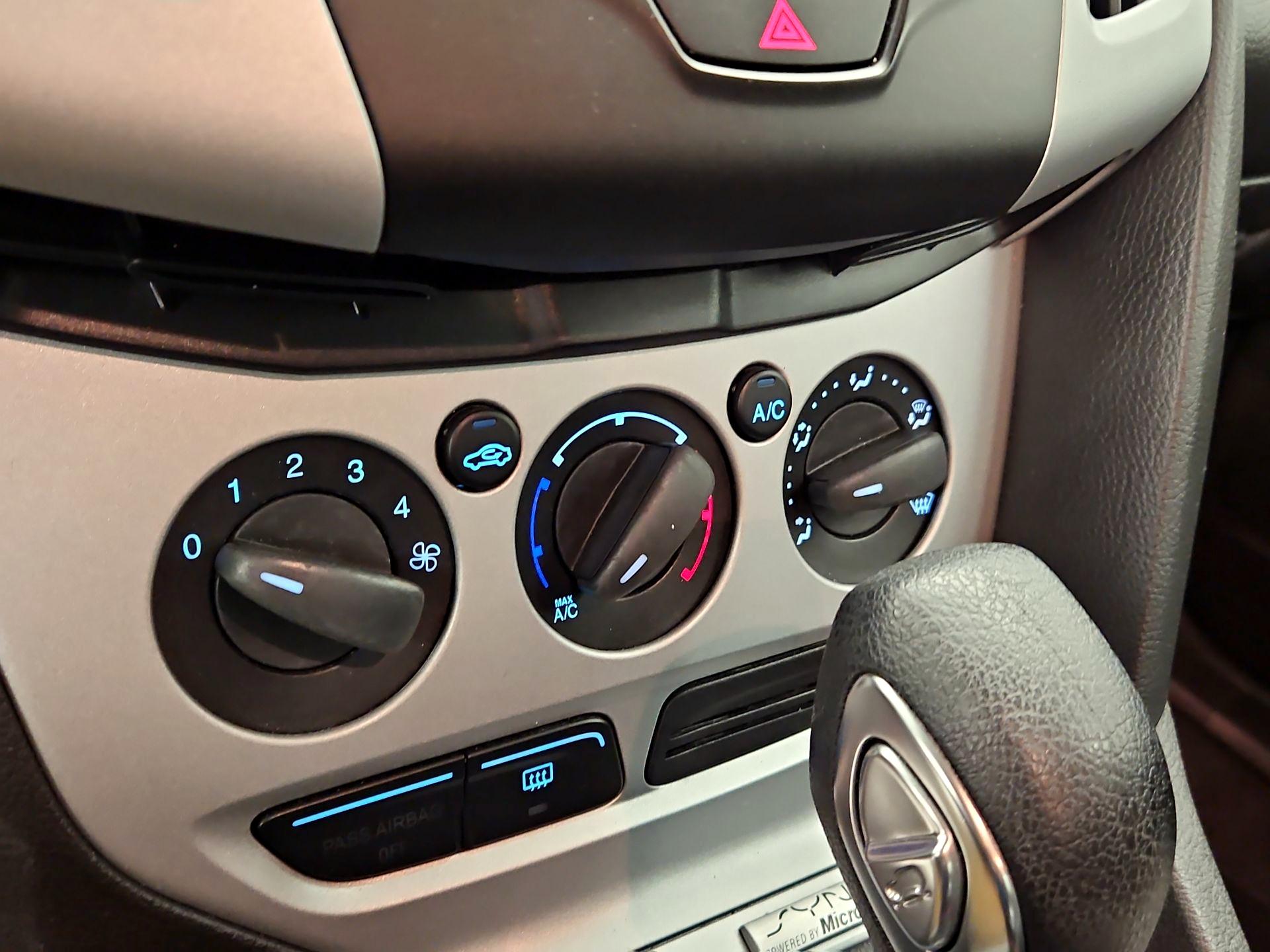Thumbnail: 2014 Ford Focus - 15