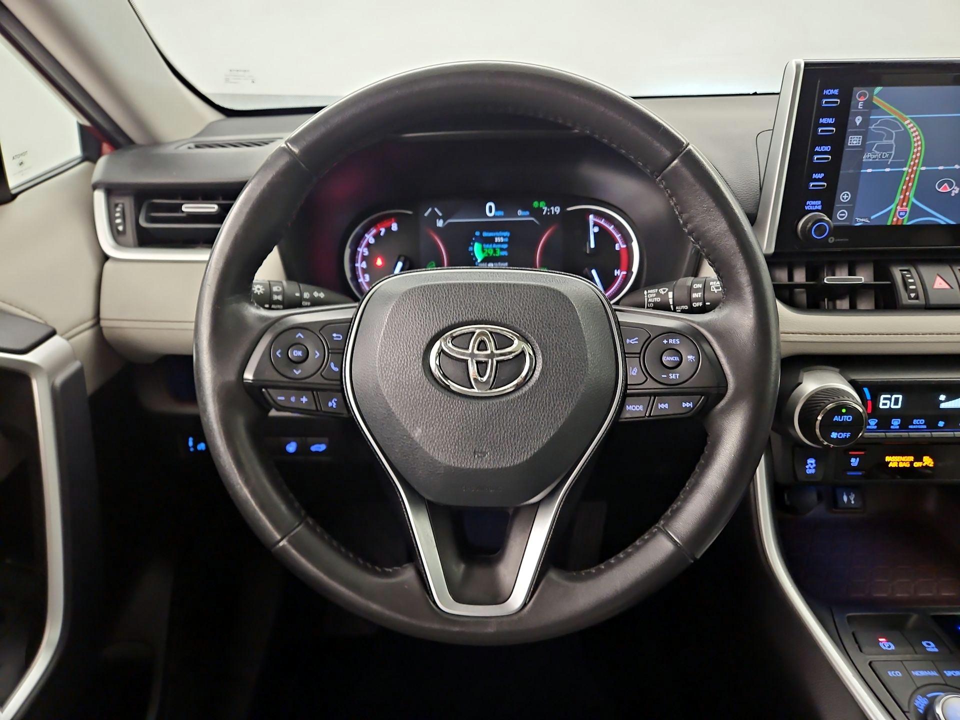 Thumbnail: 2019 Toyota RAV4 - 10