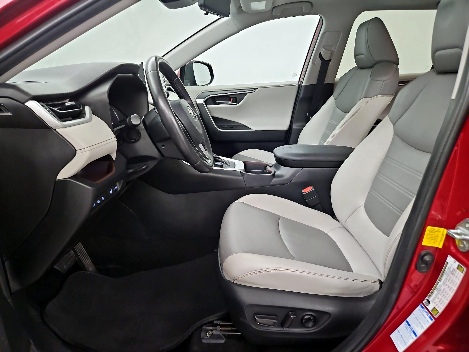 Thumbnail: 2019 Toyota RAV4 - 11