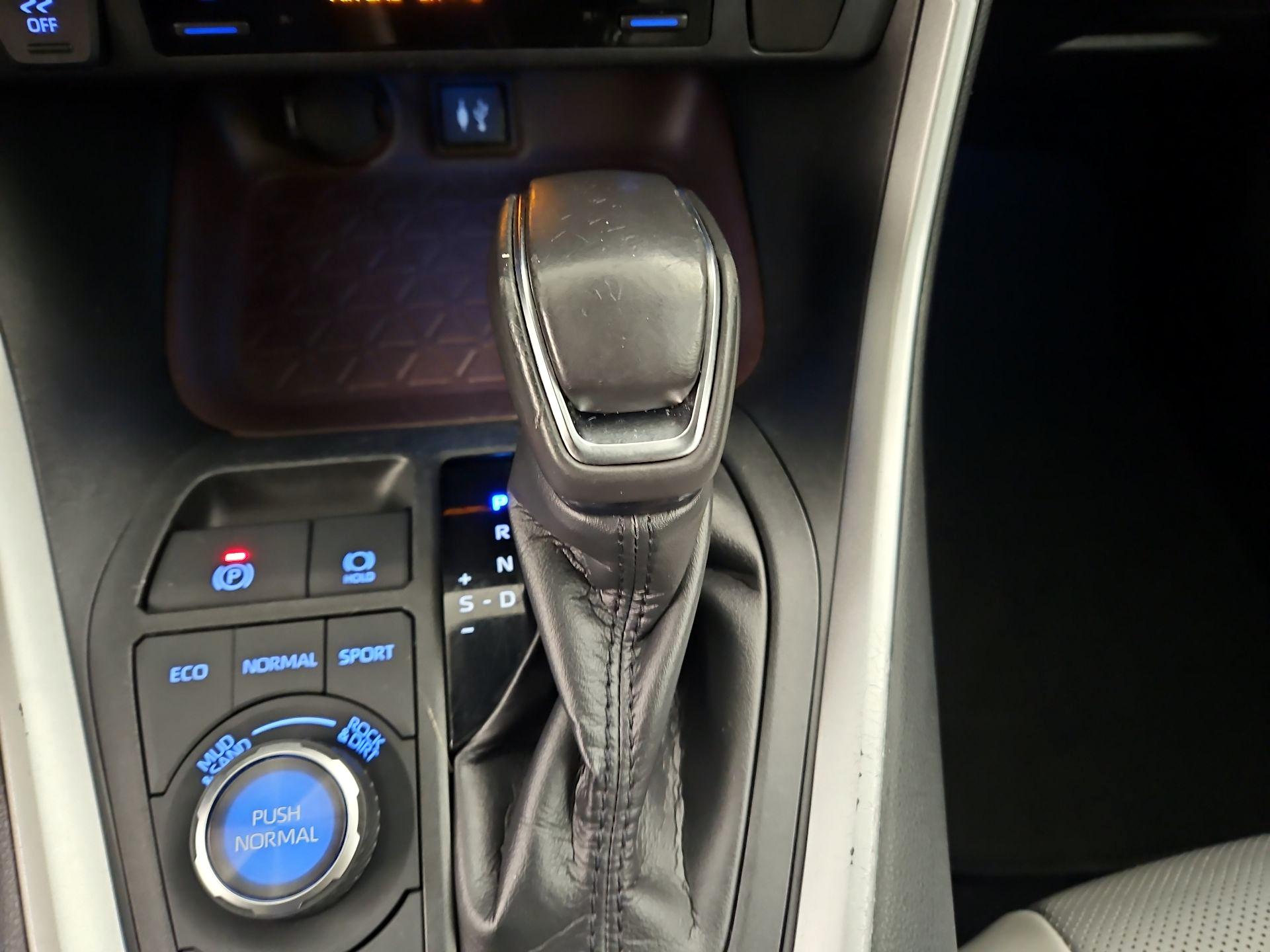 Thumbnail: 2019 Toyota RAV4 - 18