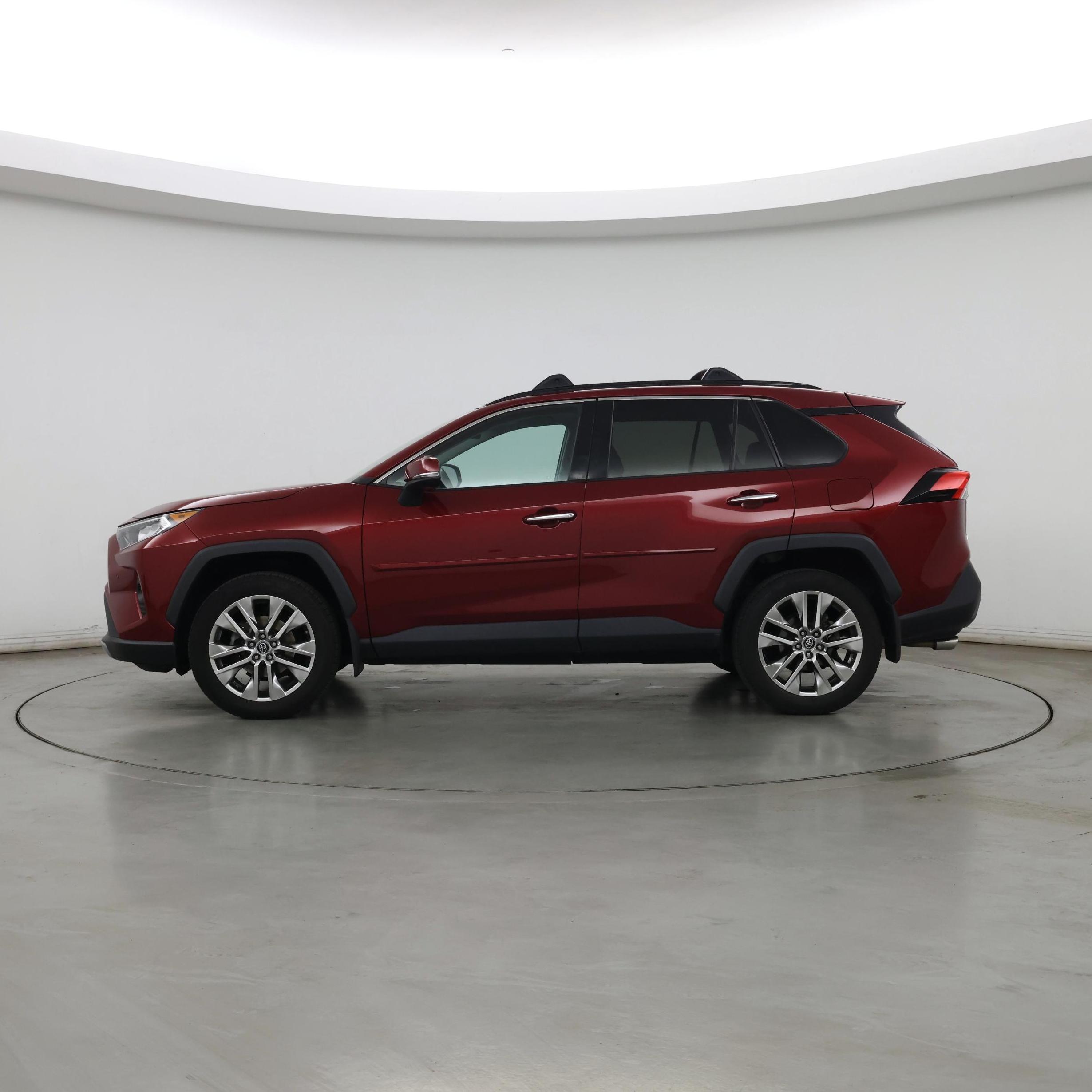 Thumbnail: 2019 Toyota RAV4 - 3