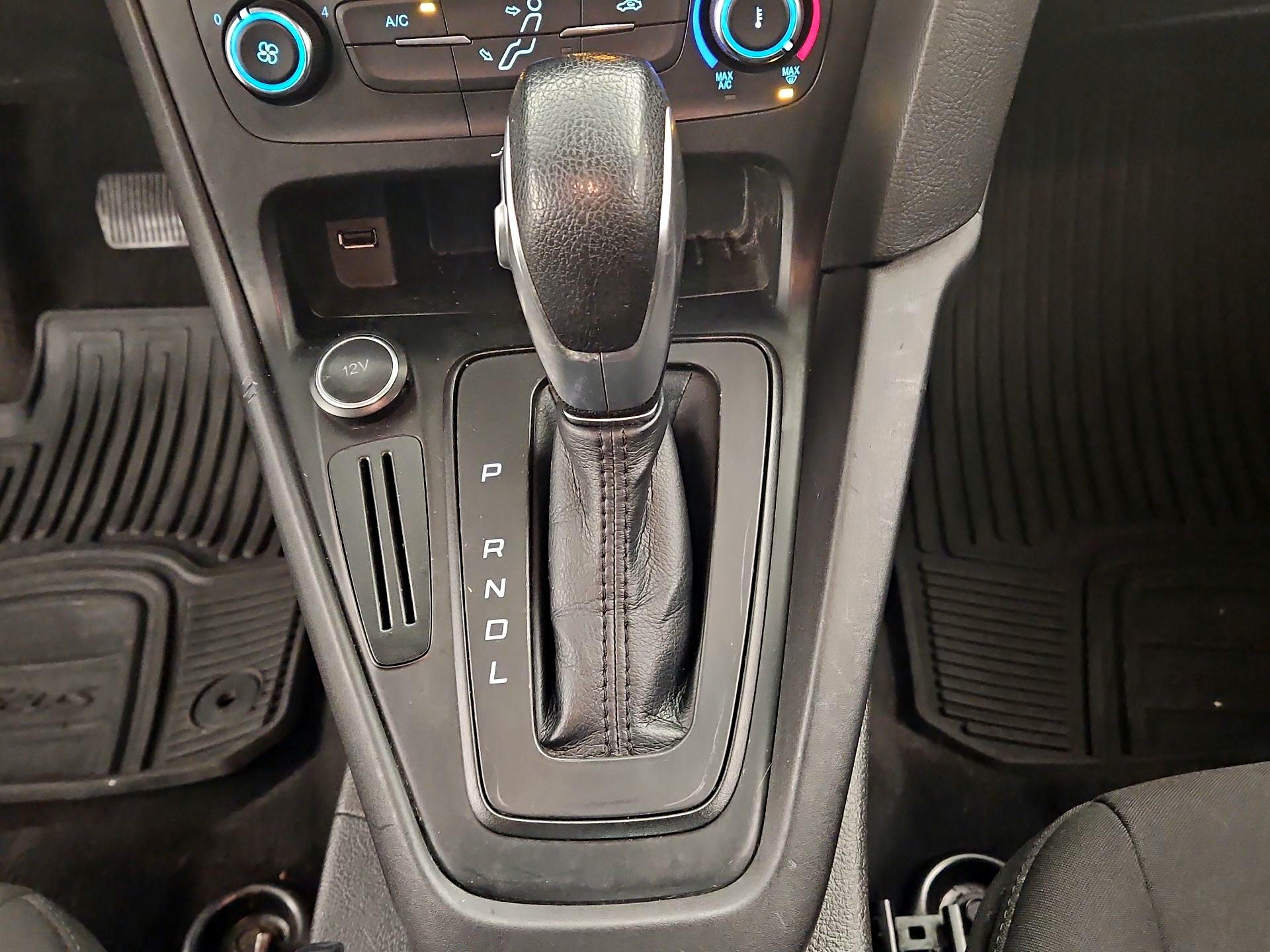 Thumbnail: 2016 Ford Focus - 17