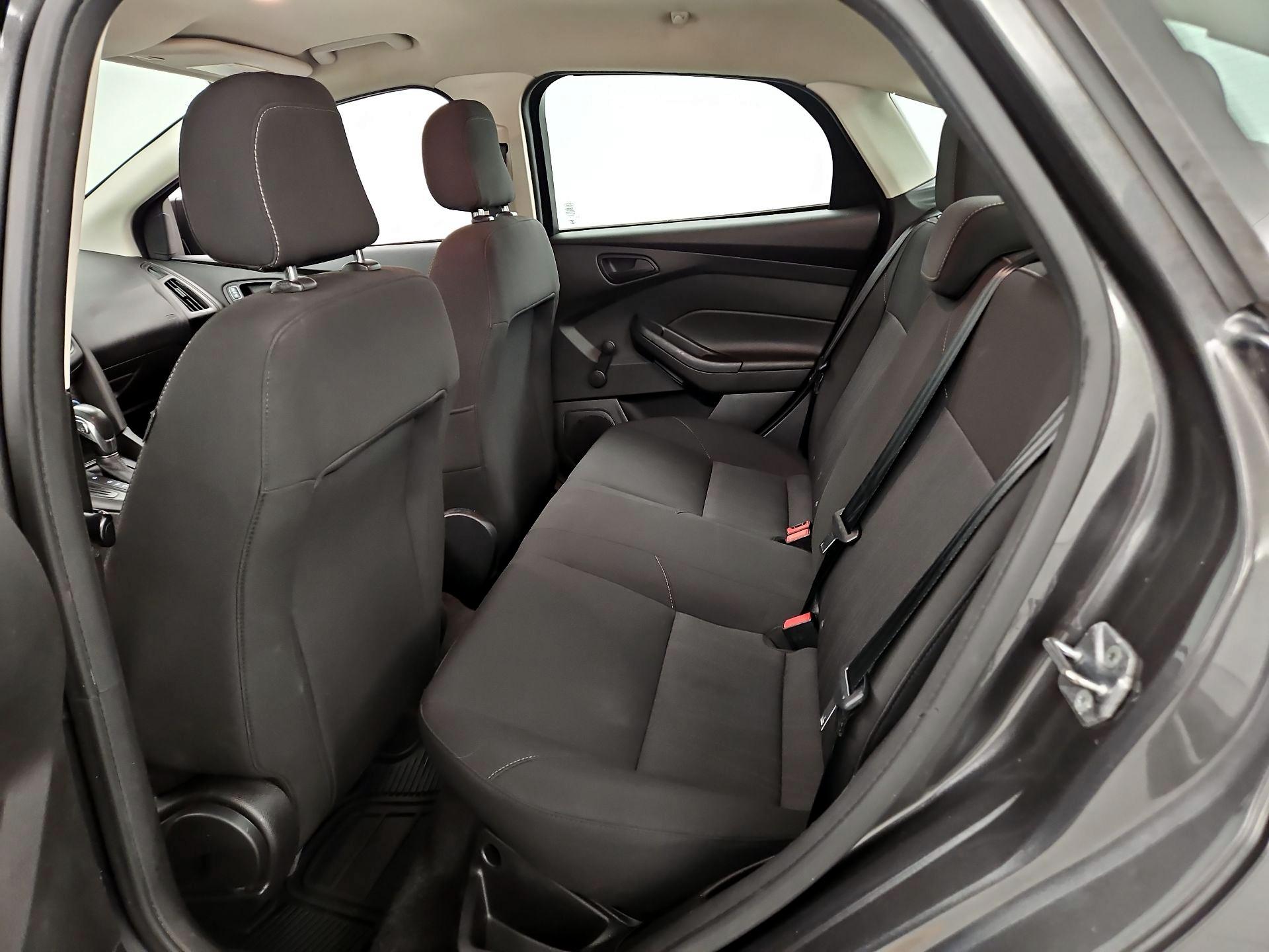 Thumbnail: 2016 Ford Focus - 19