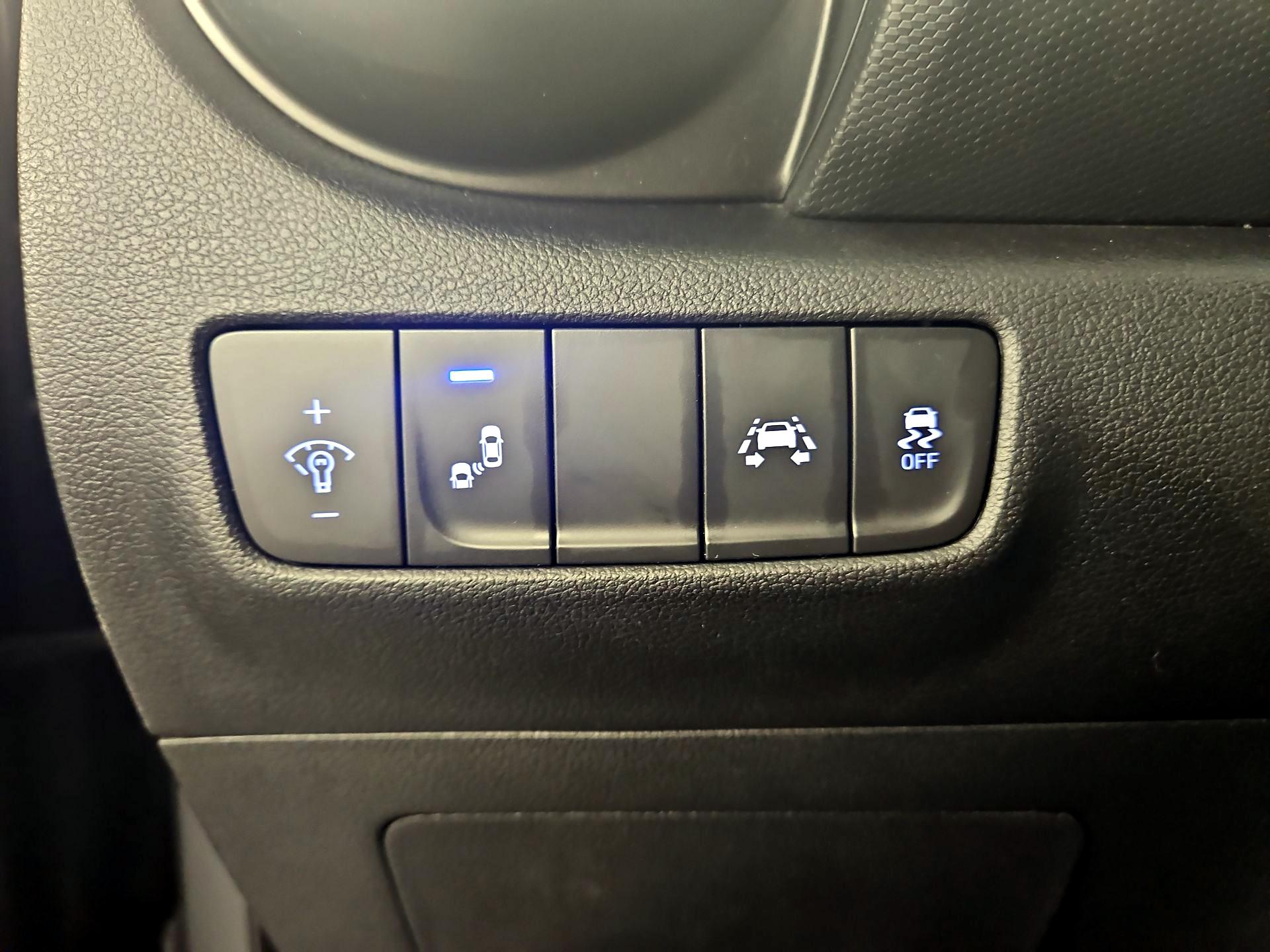 Thumbnail: 2021 Hyundai Kona - 13