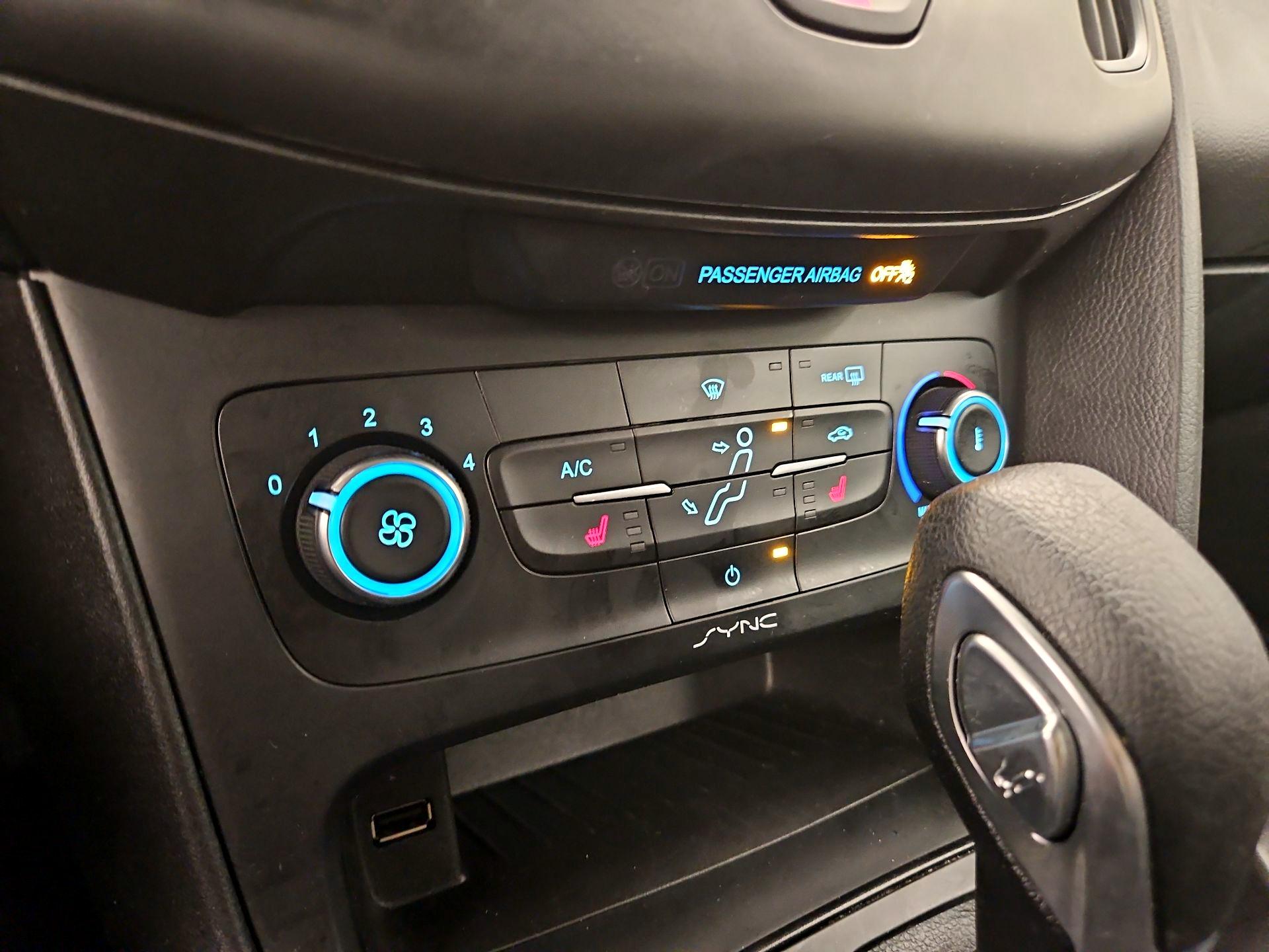 Thumbnail: 2018 Ford Focus - 16