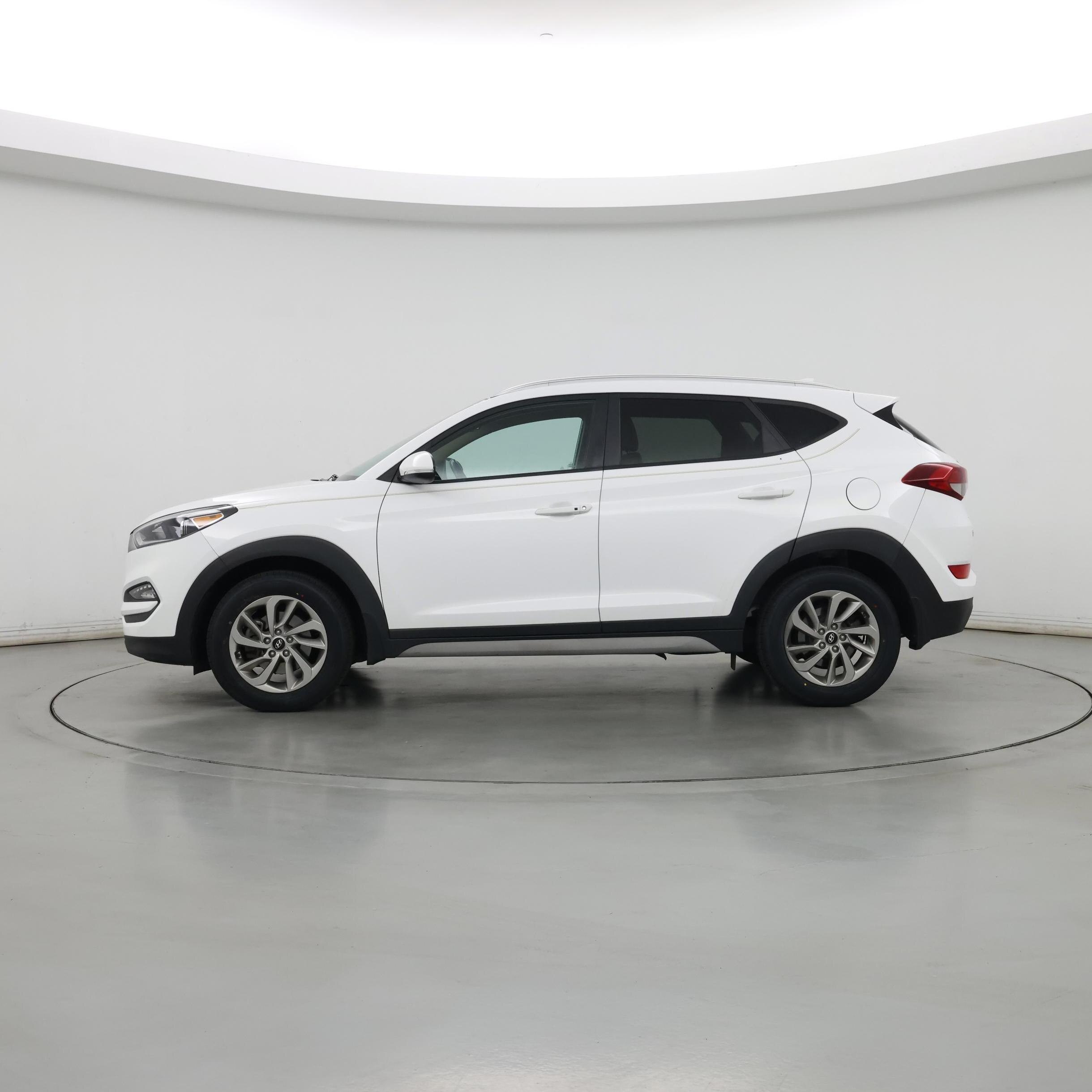 Thumbnail: 2017 Hyundai Tucson - 3