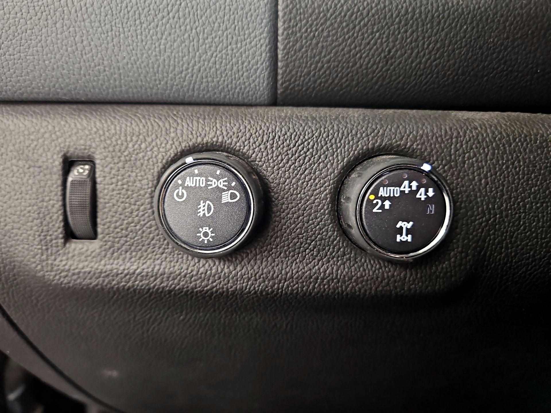 Thumbnail: 2022 Chevrolet Colorado - 13